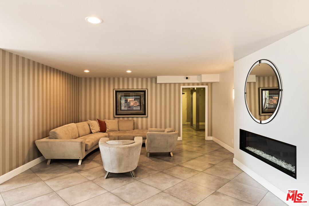 1230 Horn Ave Unit: 419