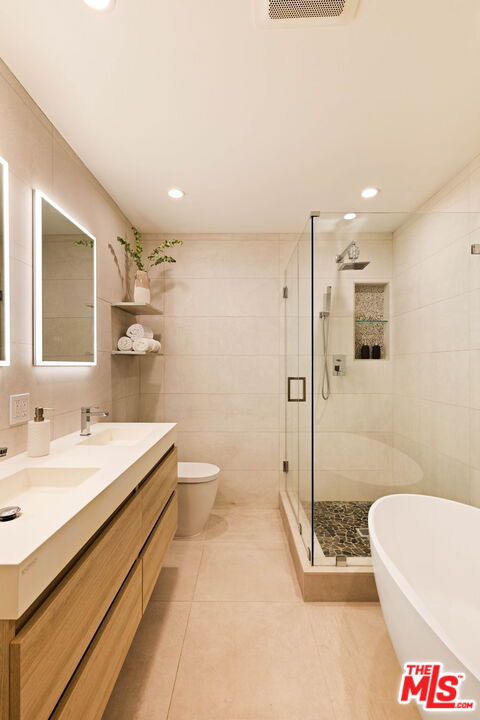 1230 Horn Ave Unit: 419