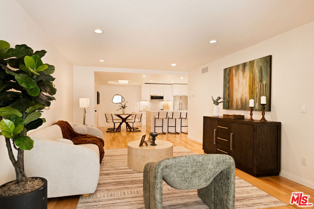 1230 Horn Ave Unit: 419