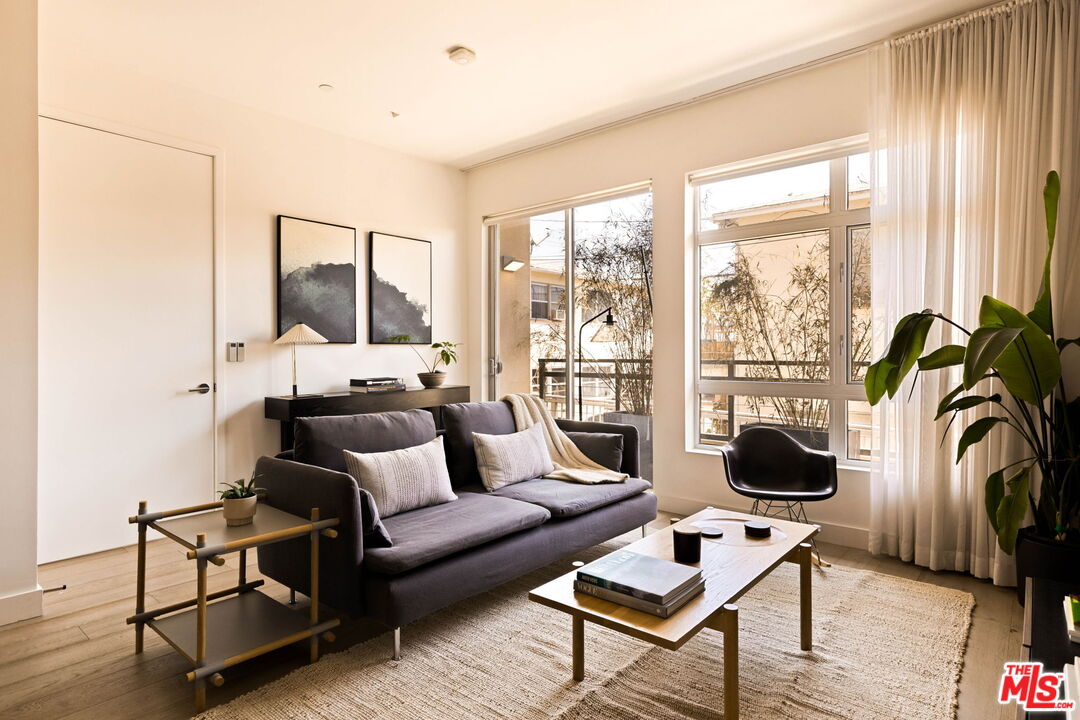 6001 Carlton Way Unit: 209