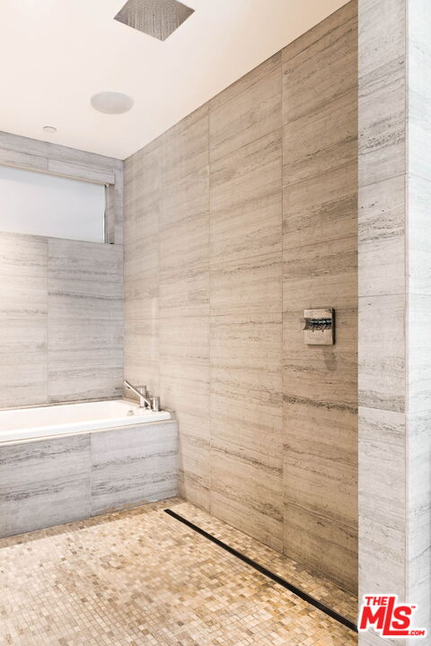 6001 Carlton Way Unit: 209