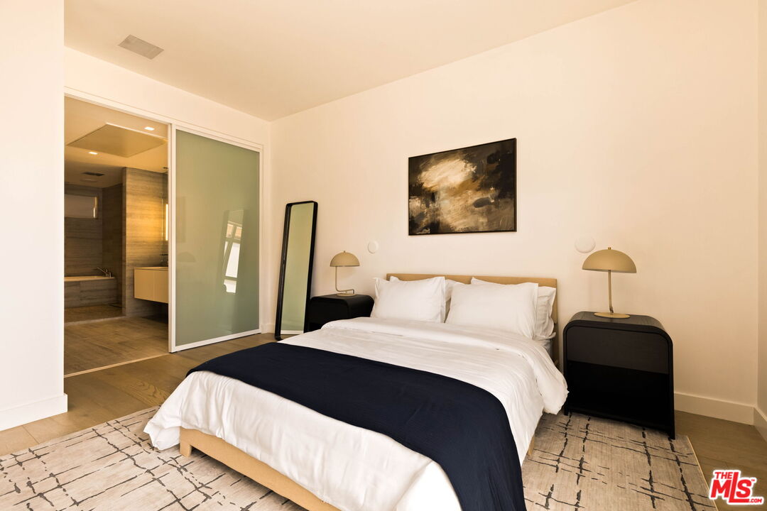 6001 Carlton Way Unit: 209