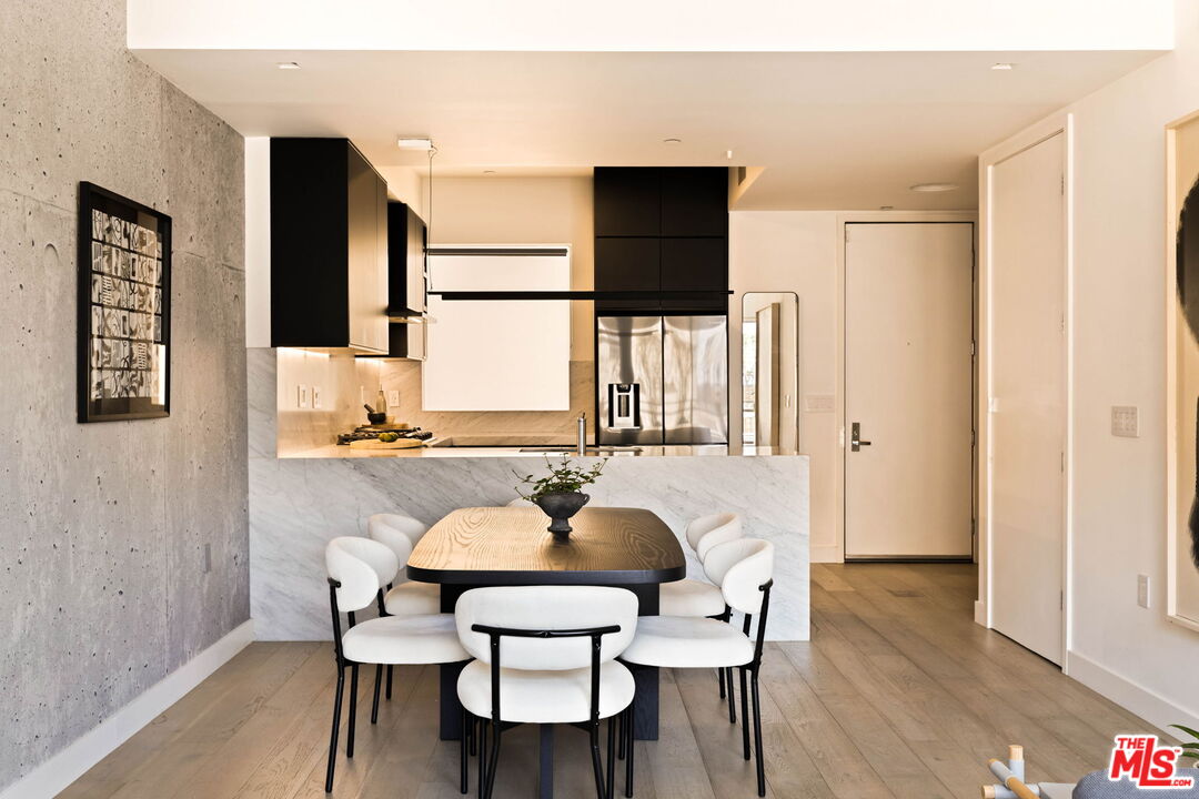 6001 Carlton Way Unit: 209