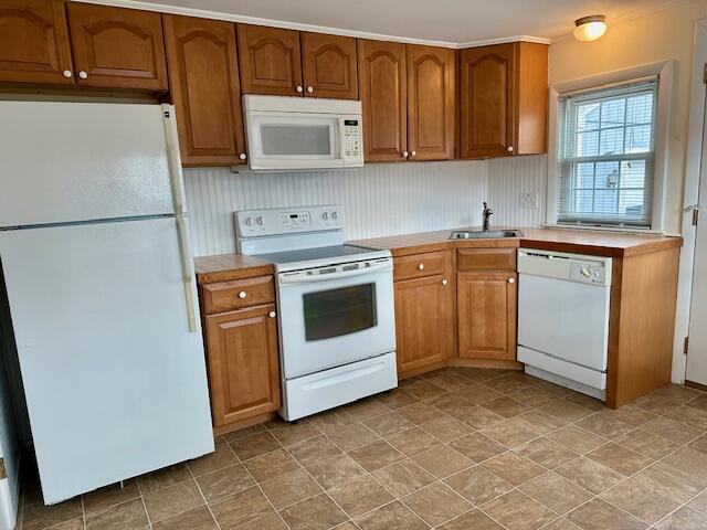 2 Fieldcrest Drive