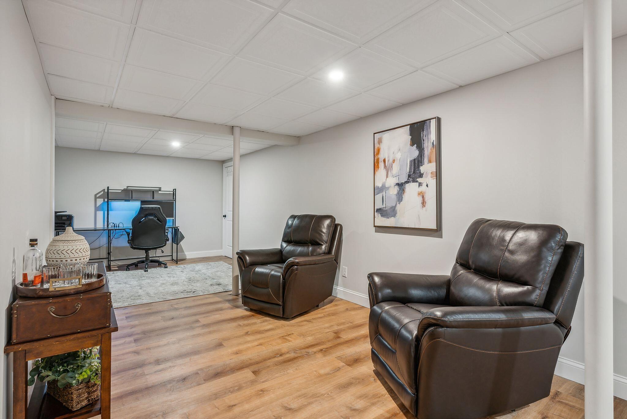 18 Lodge Drive