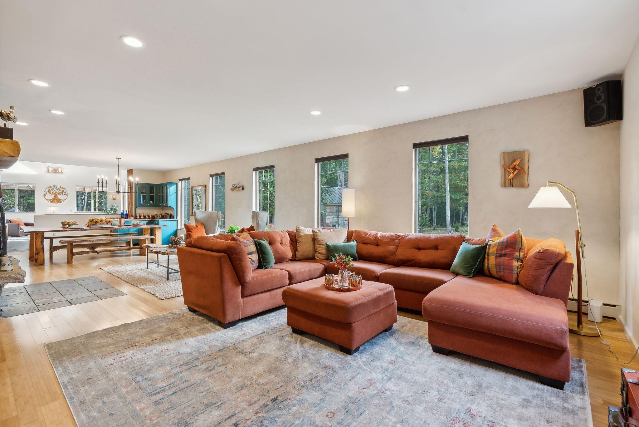 1363 Middle Road