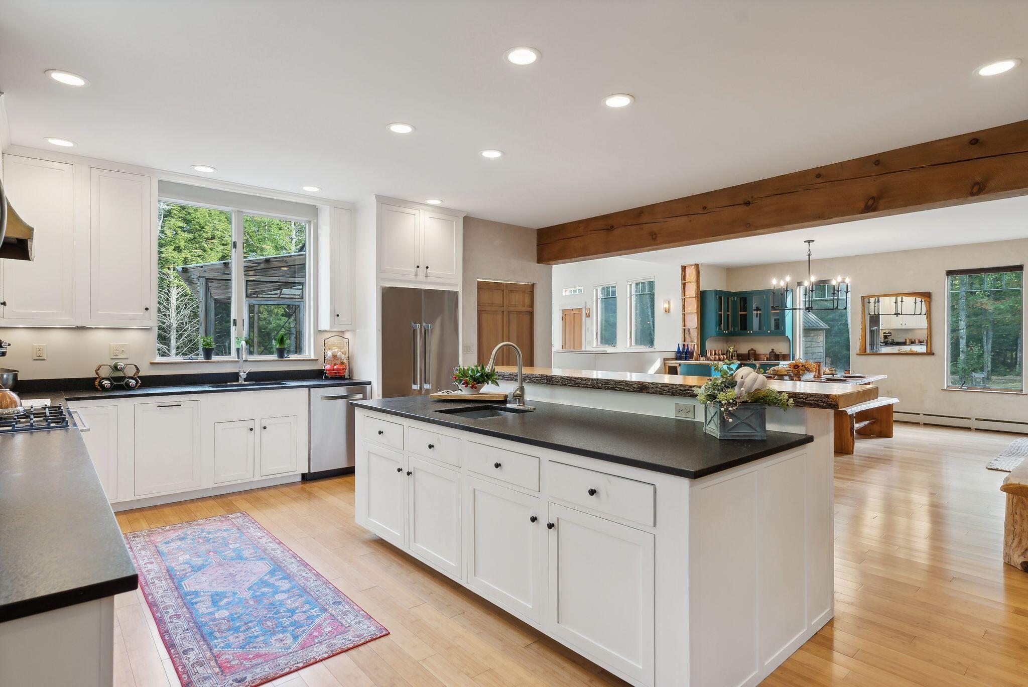1363 Middle Road