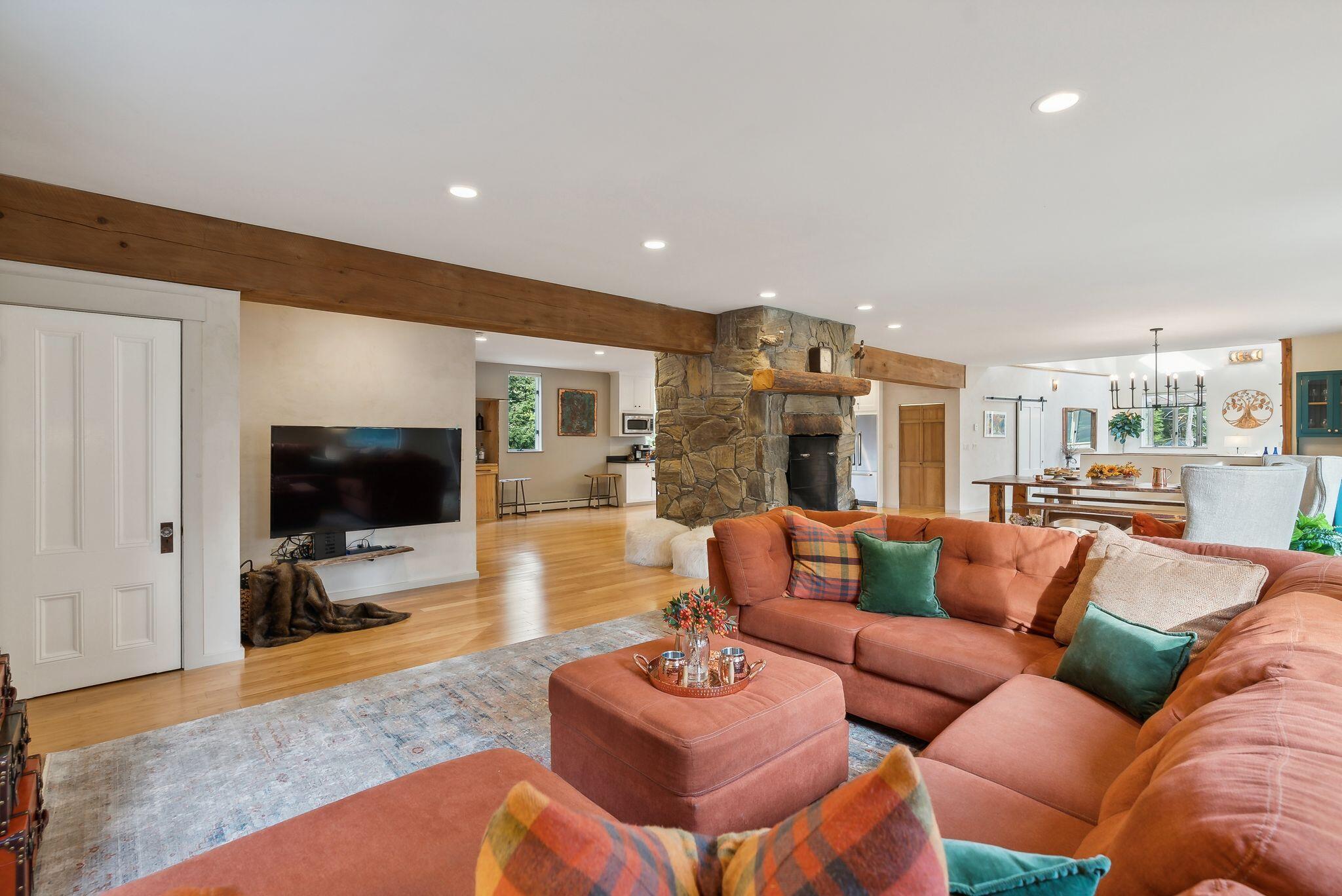 1363 Middle Road