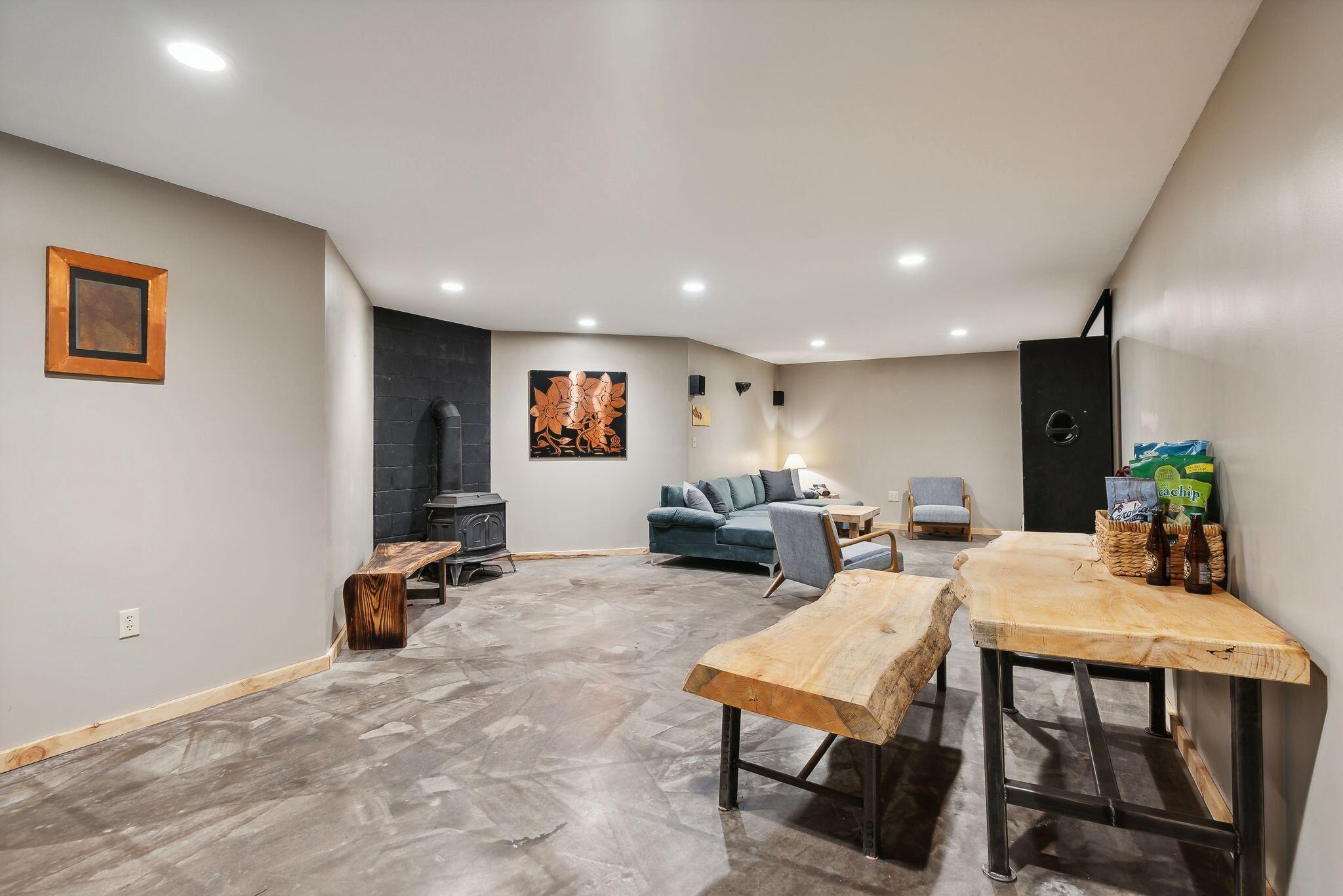 1363 Middle Road