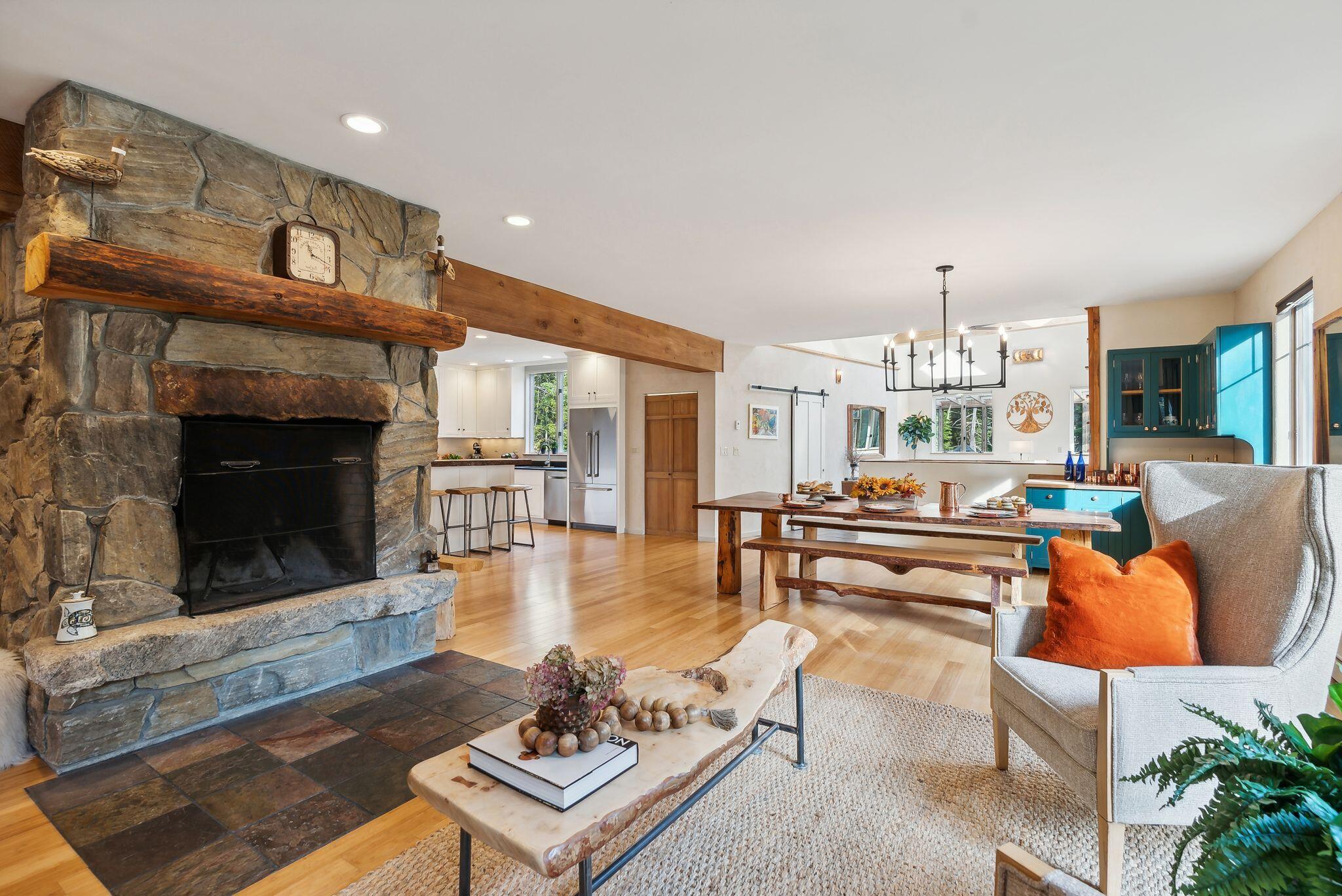 1363 Middle Road