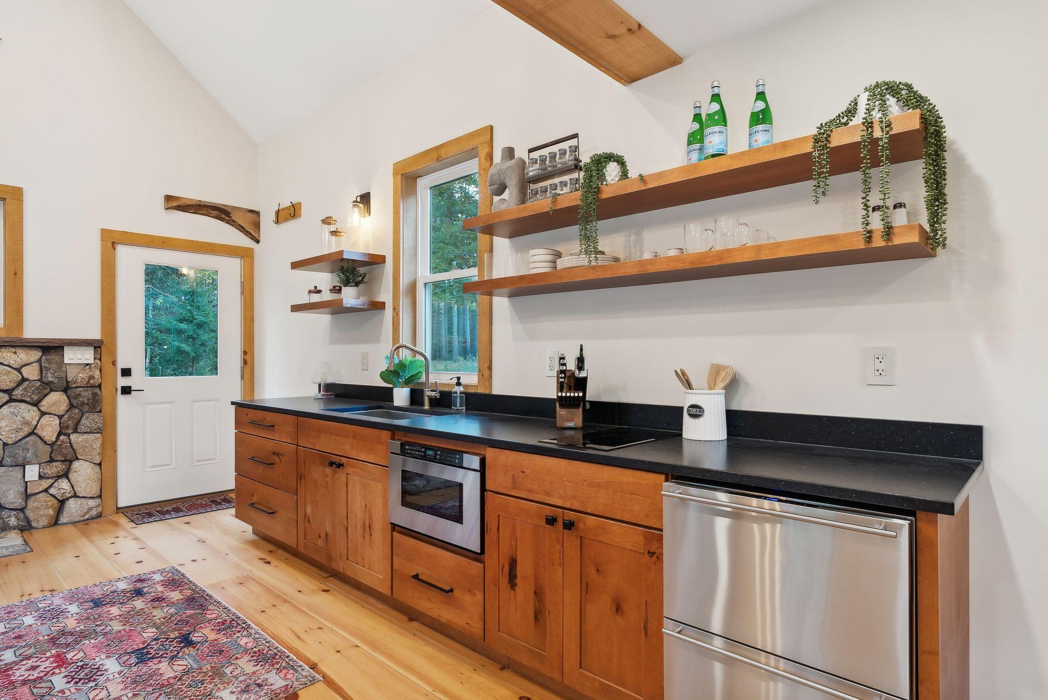 1363 Middle Road
