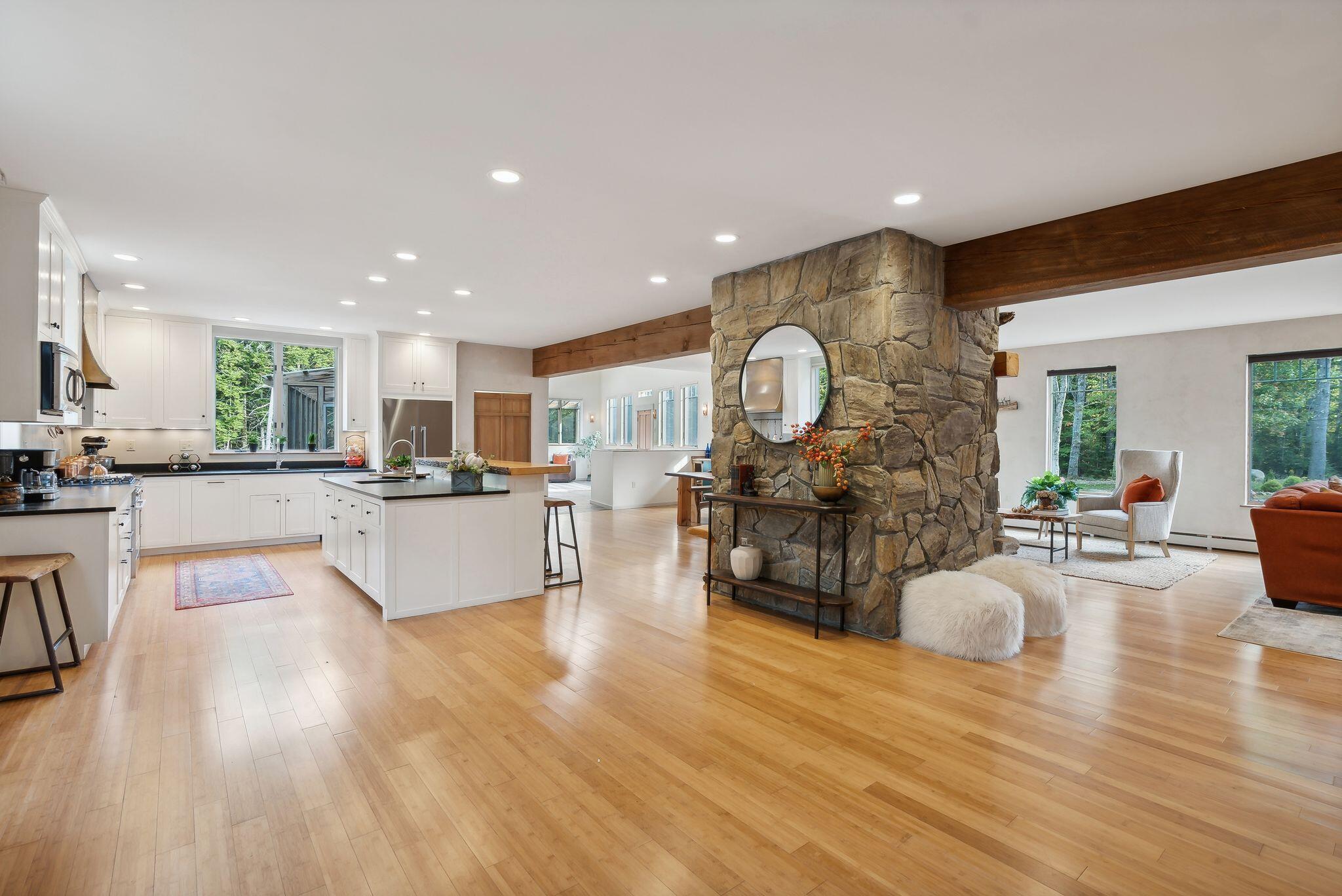 1363 Middle Road
