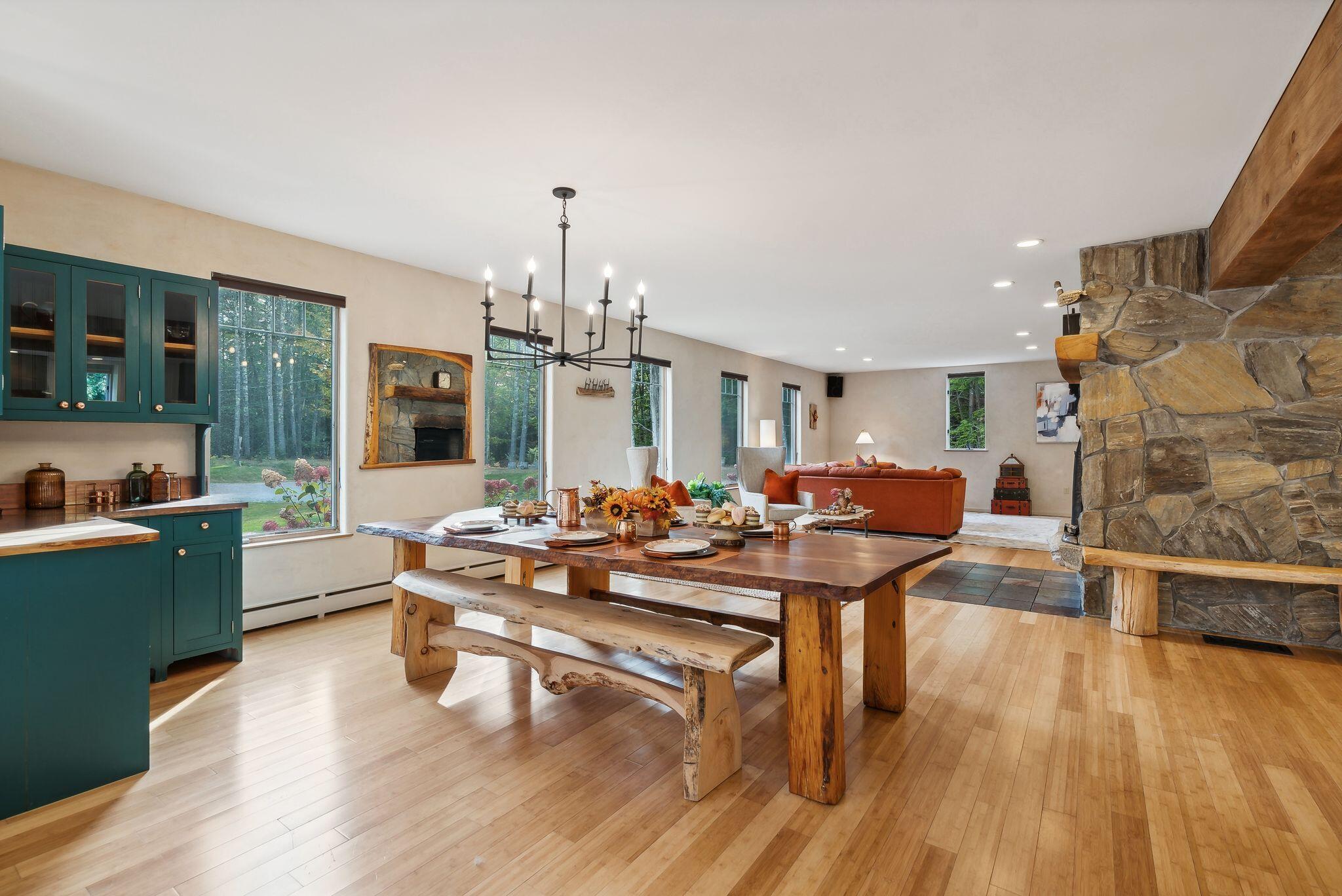 1363 Middle Road