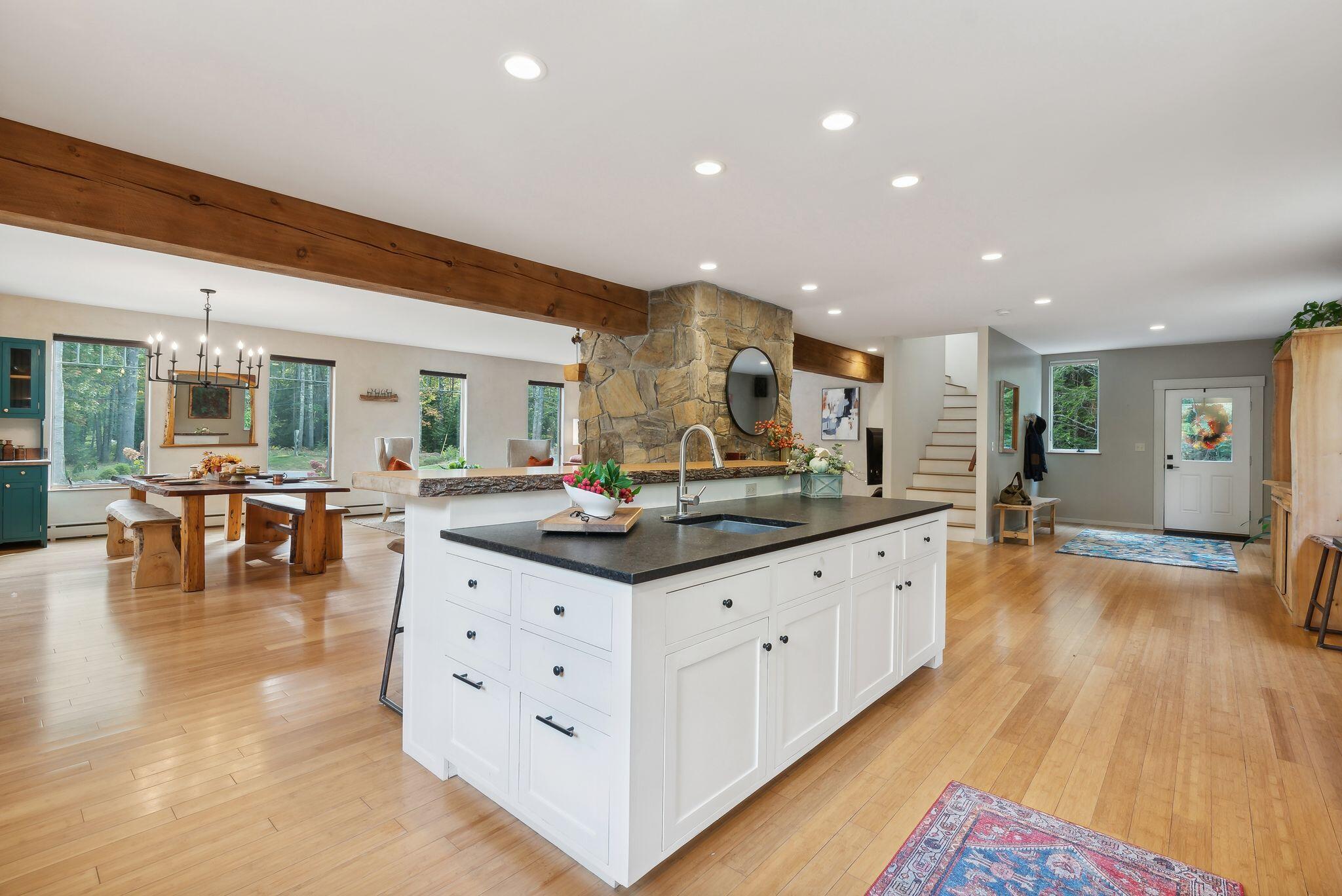 1363 Middle Road