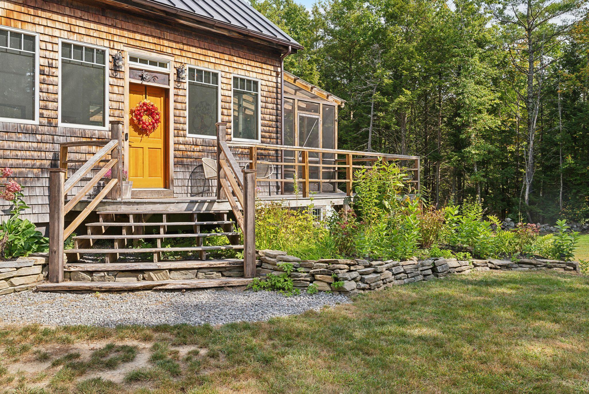 1363 Middle Road
