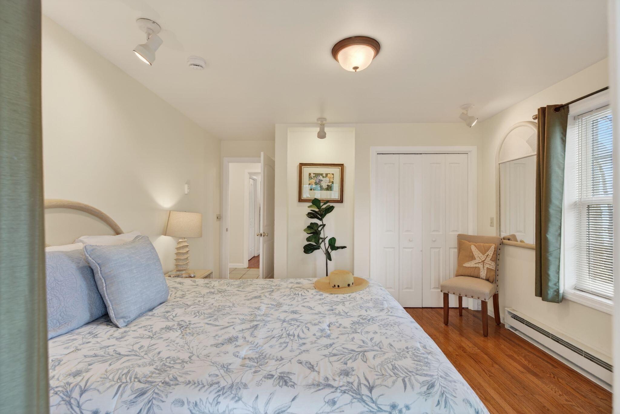 170 W Grand Avenue