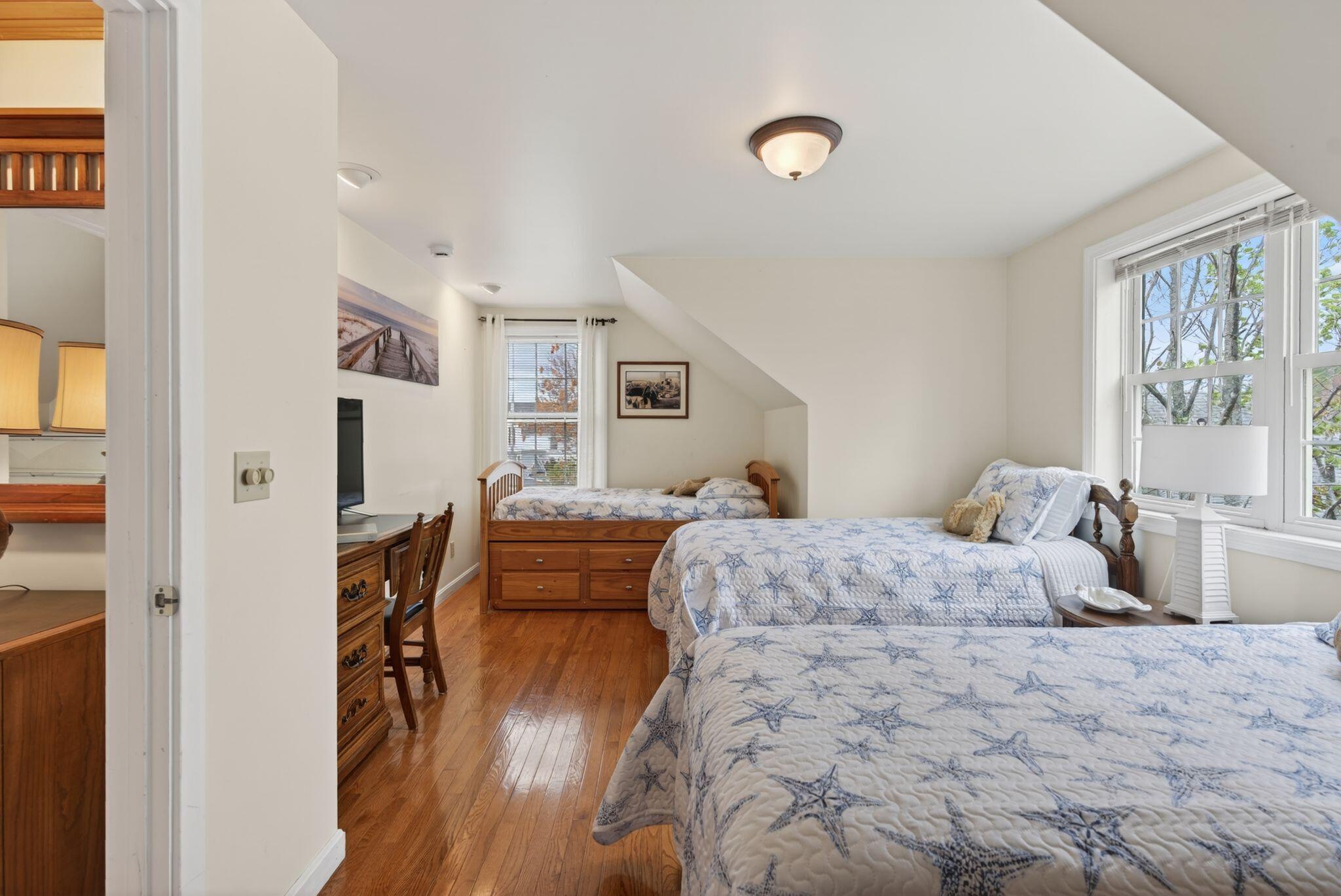 170 W Grand Avenue