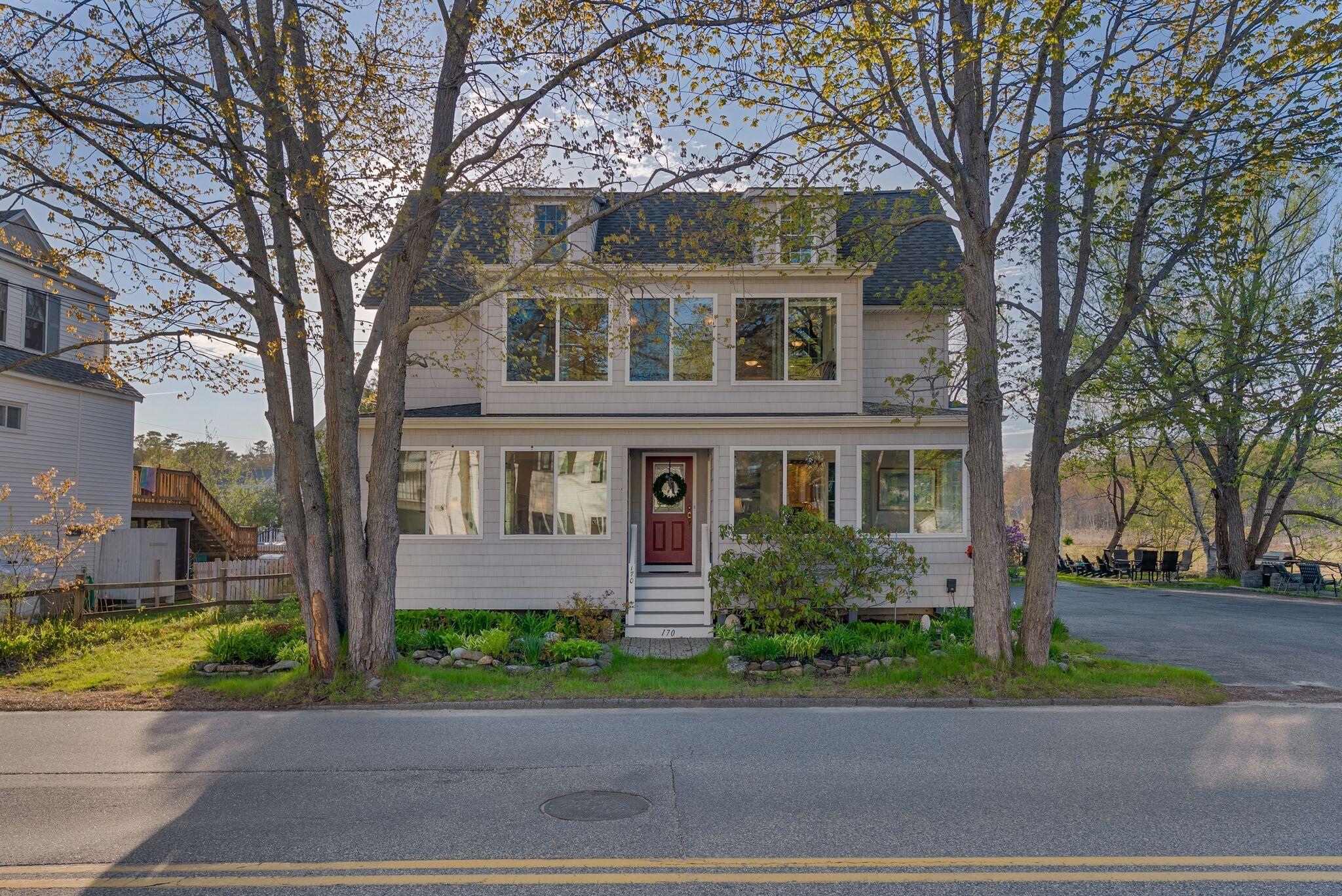 170 W Grand Avenue