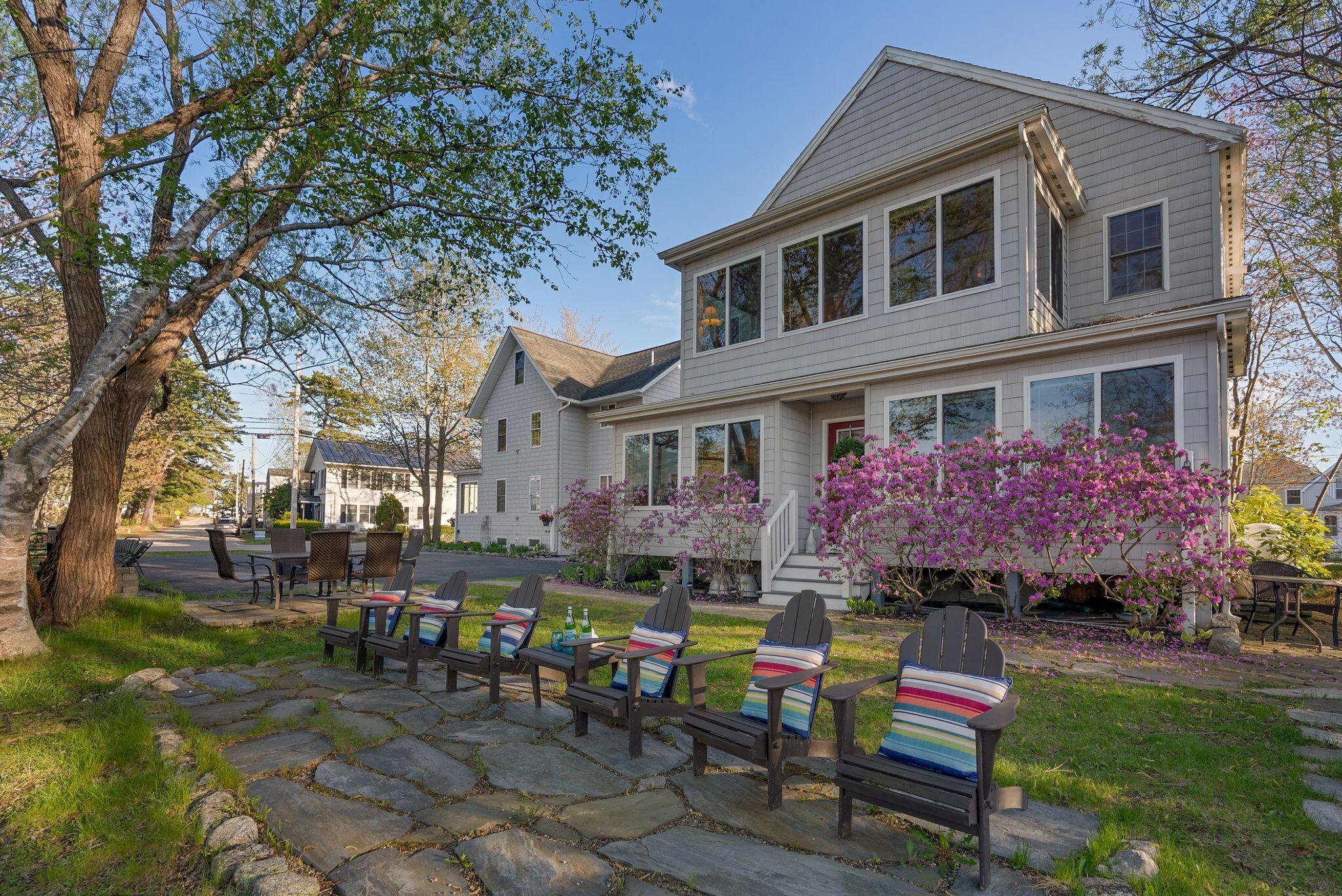 170 W Grand Avenue