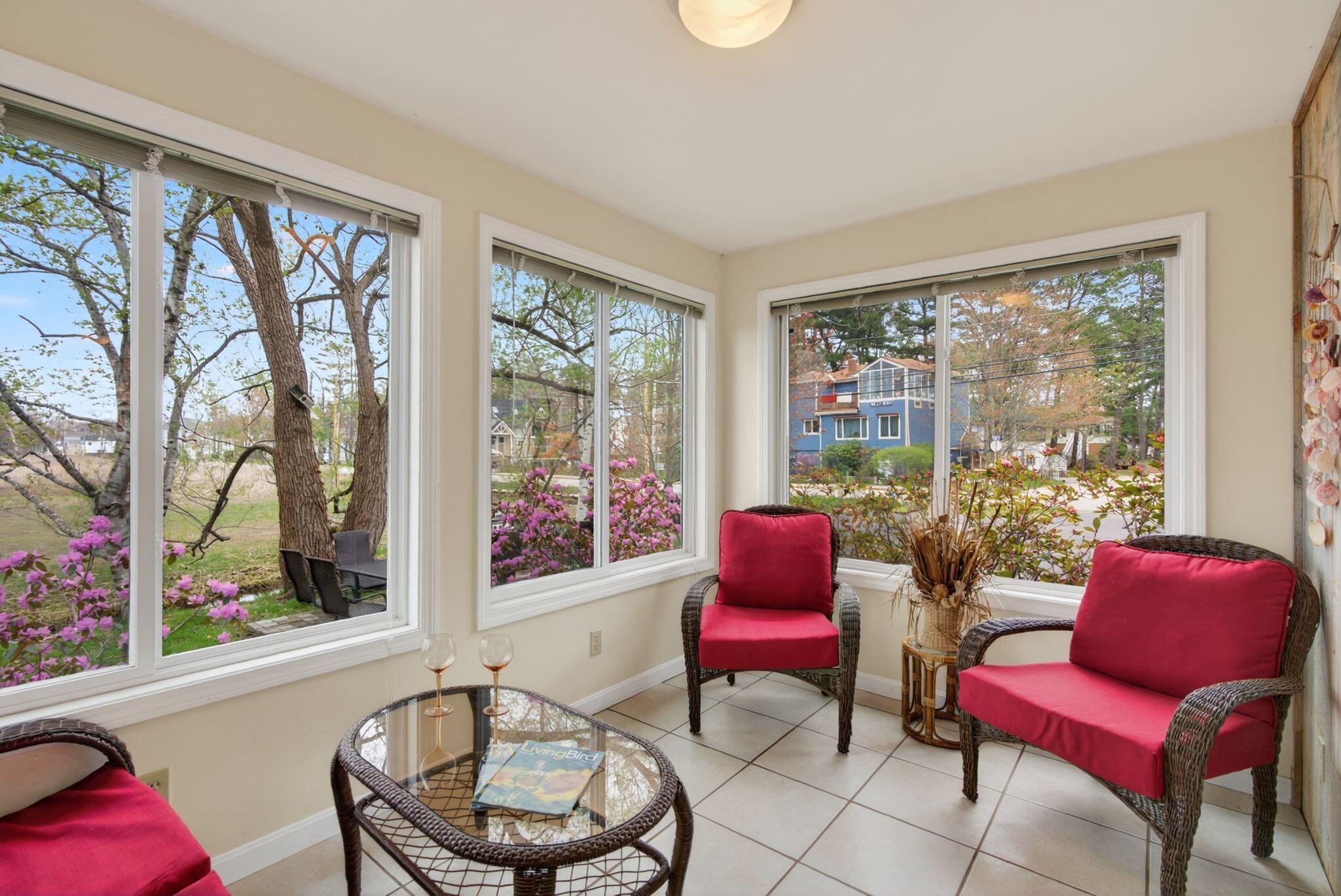 170 W Grand Avenue