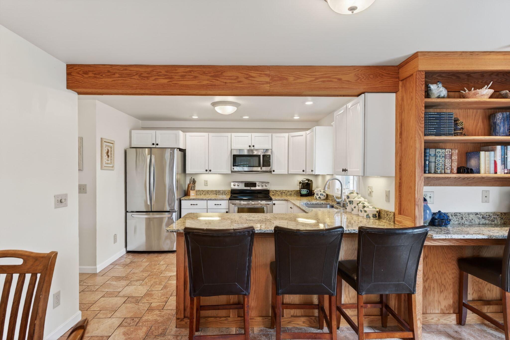 170 W Grand Avenue