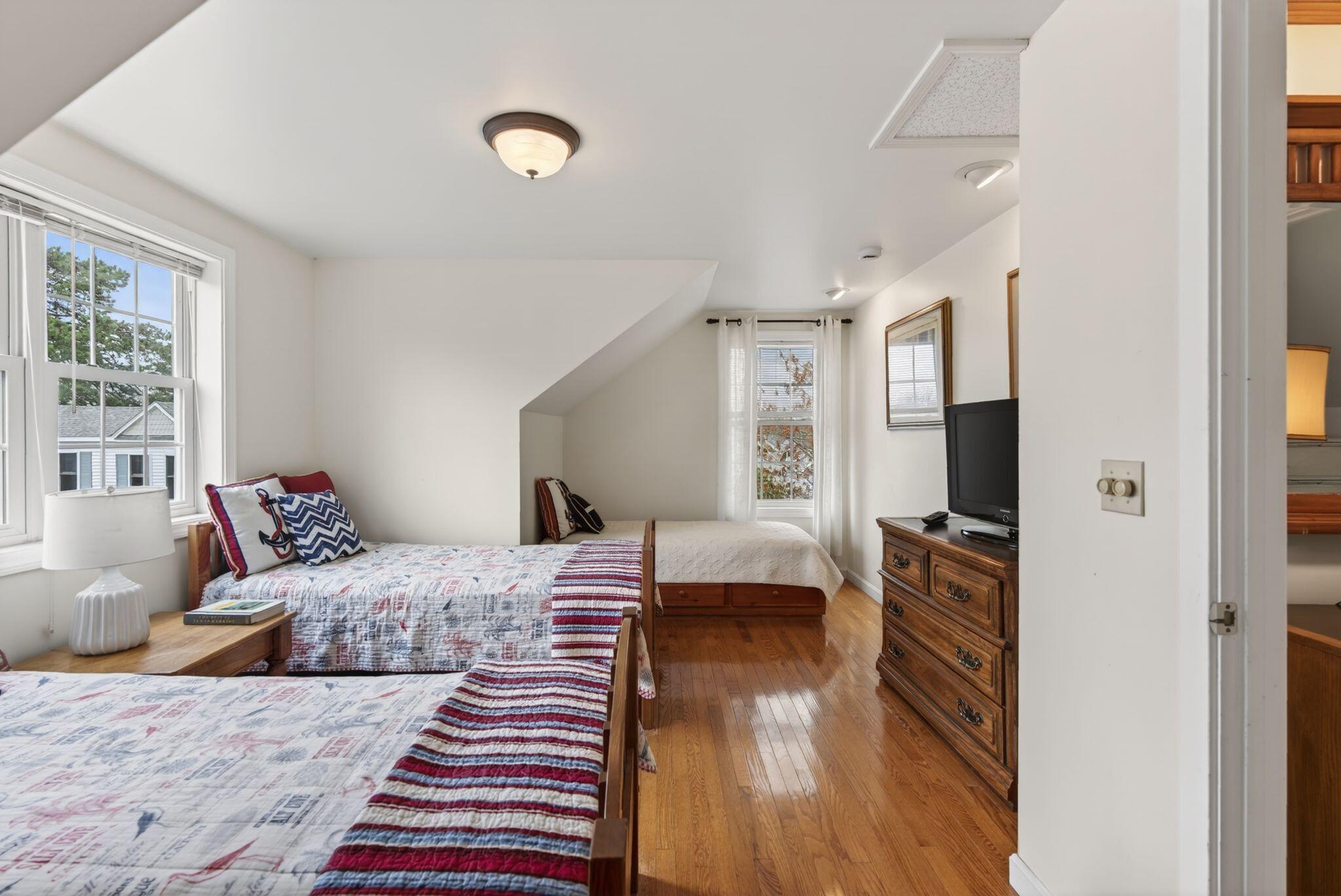 170 W Grand Avenue