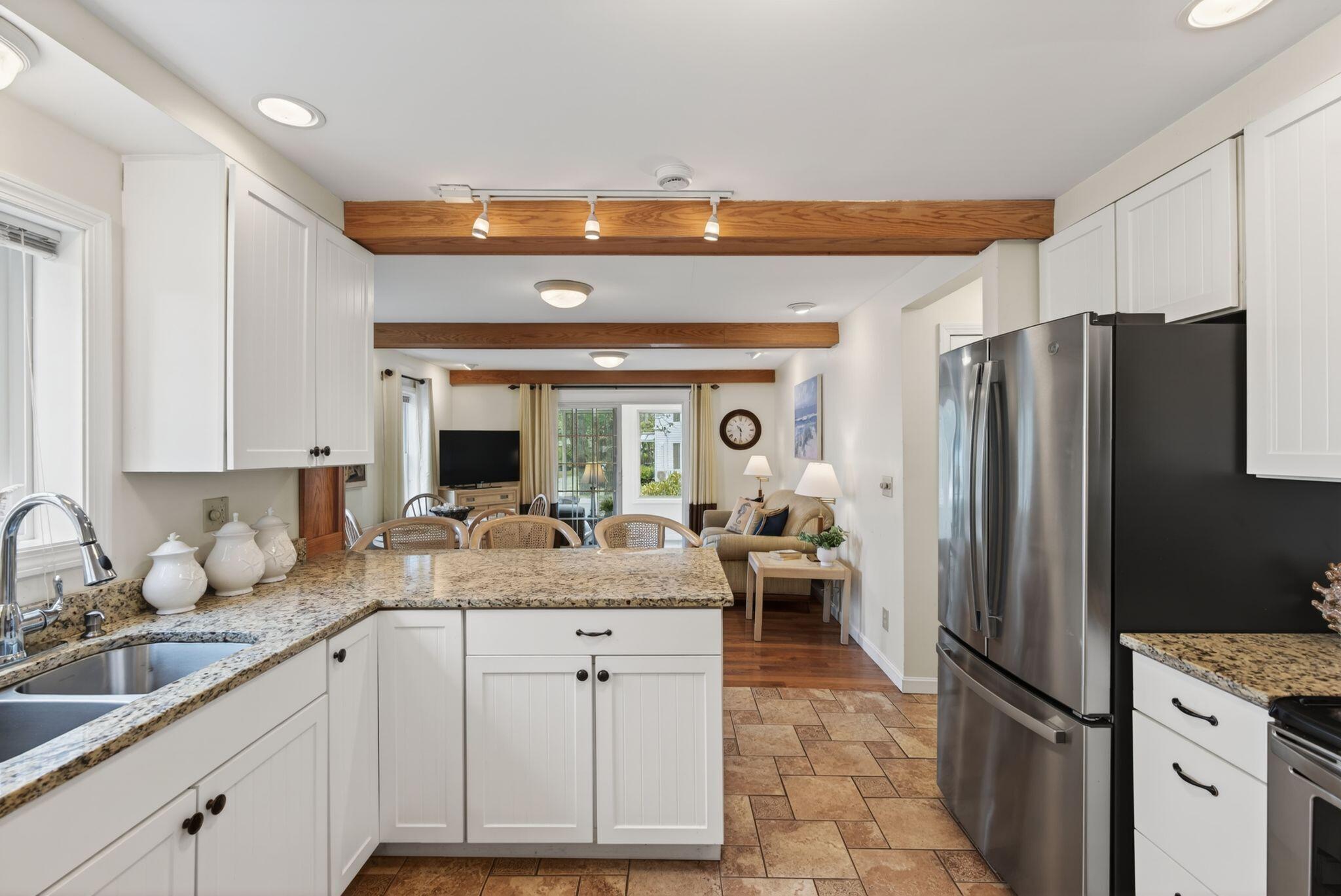 170 W Grand Avenue