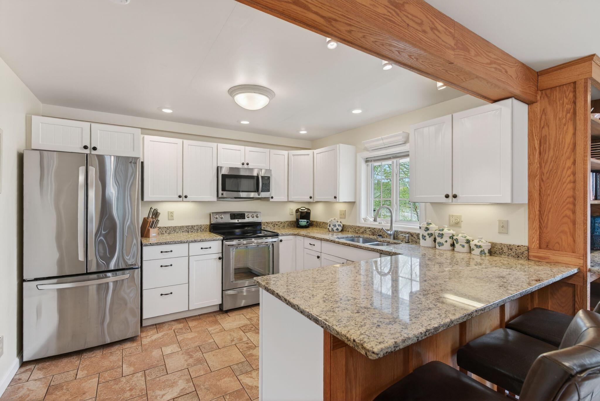 170 W Grand Avenue