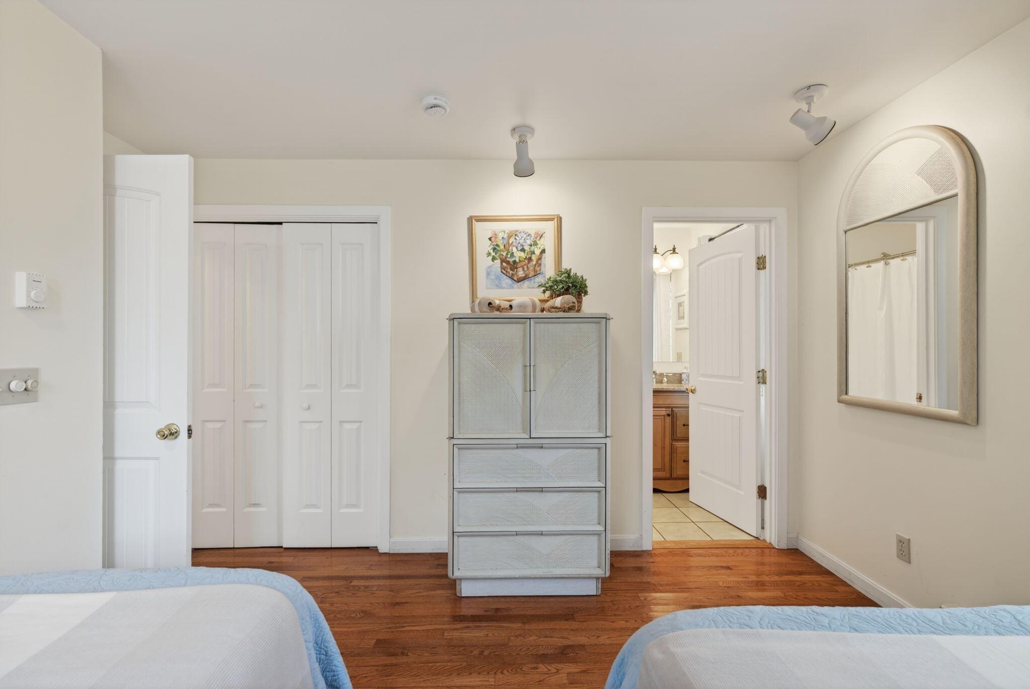 170 W Grand Avenue