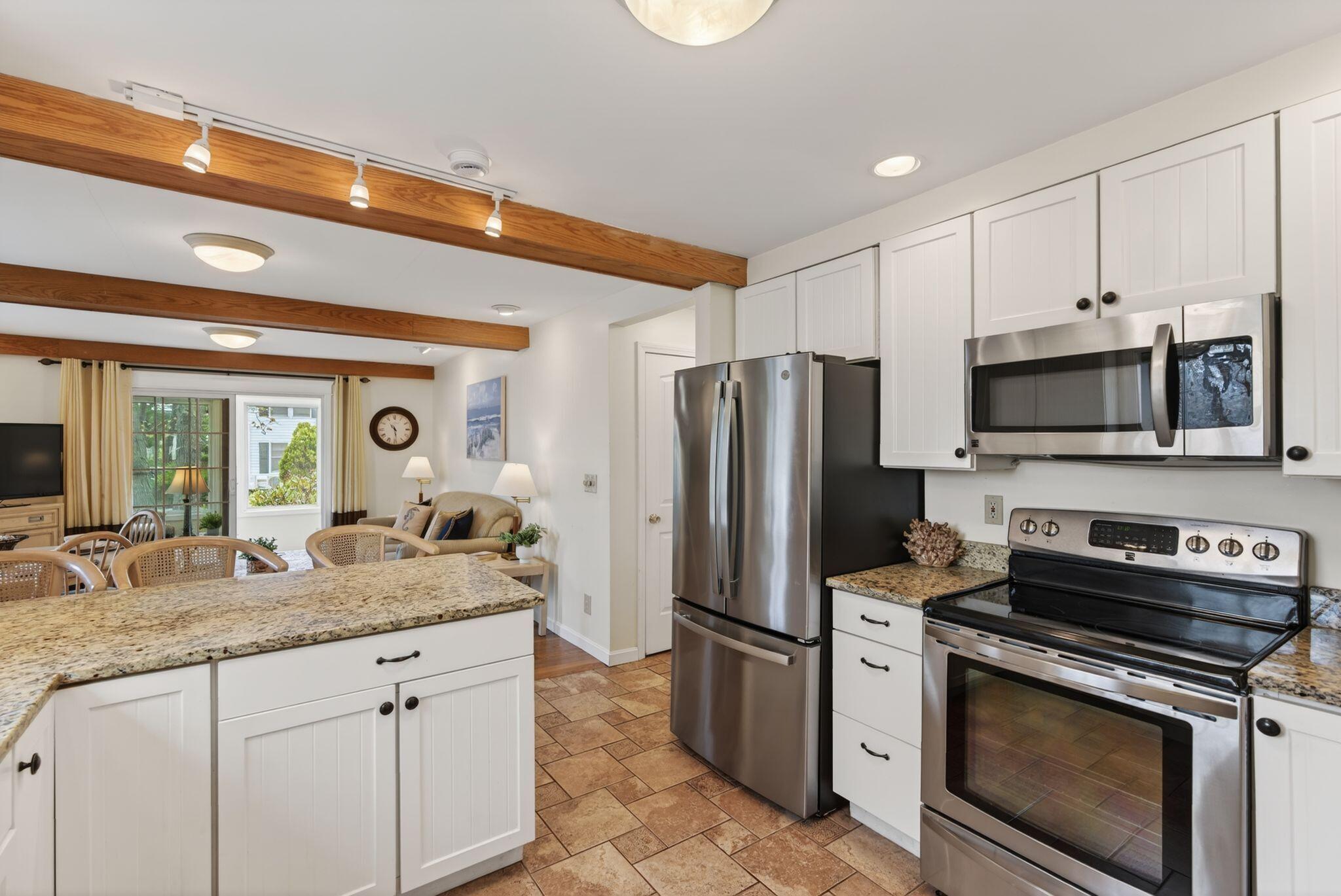 170 W Grand Avenue