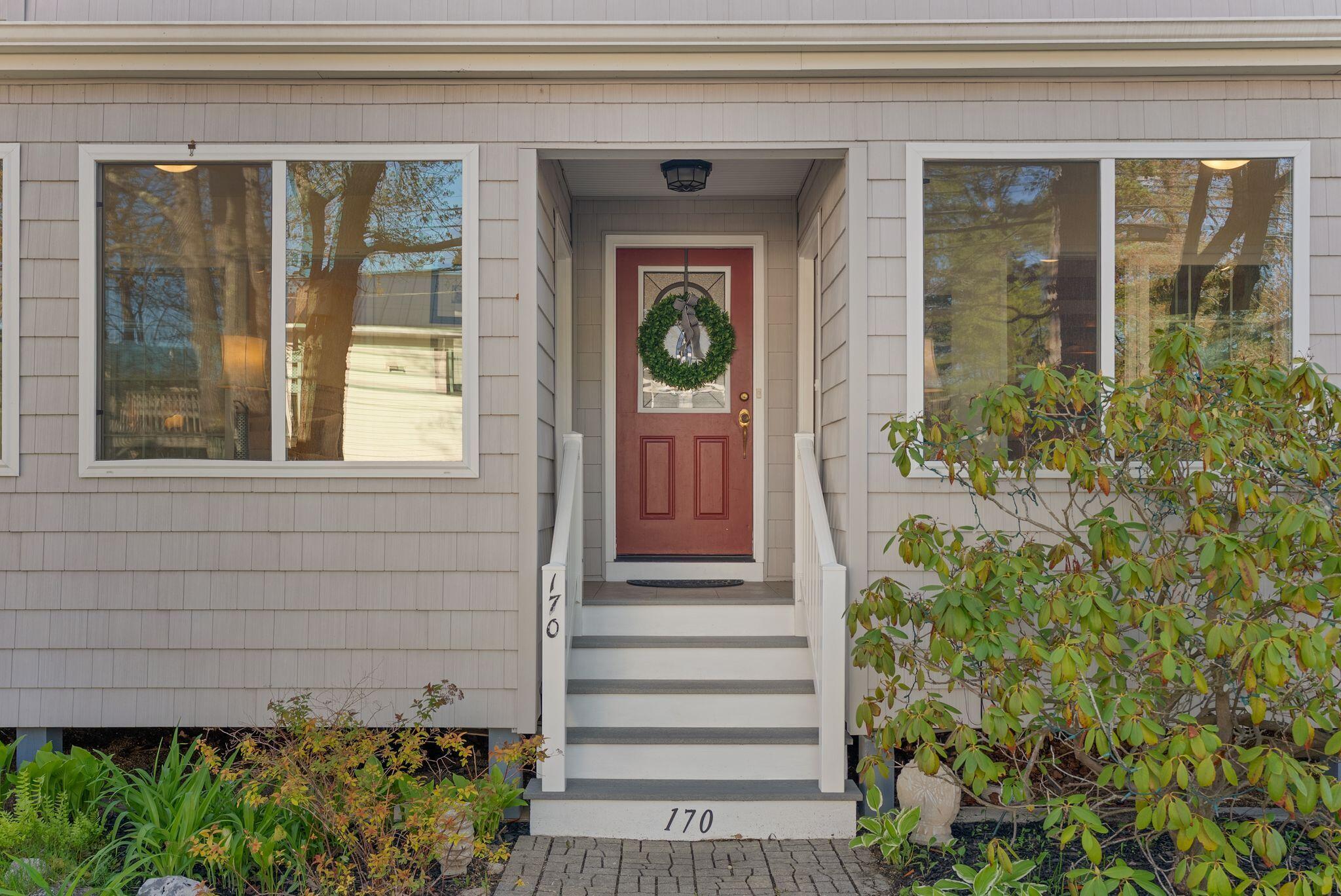 170 W Grand Avenue