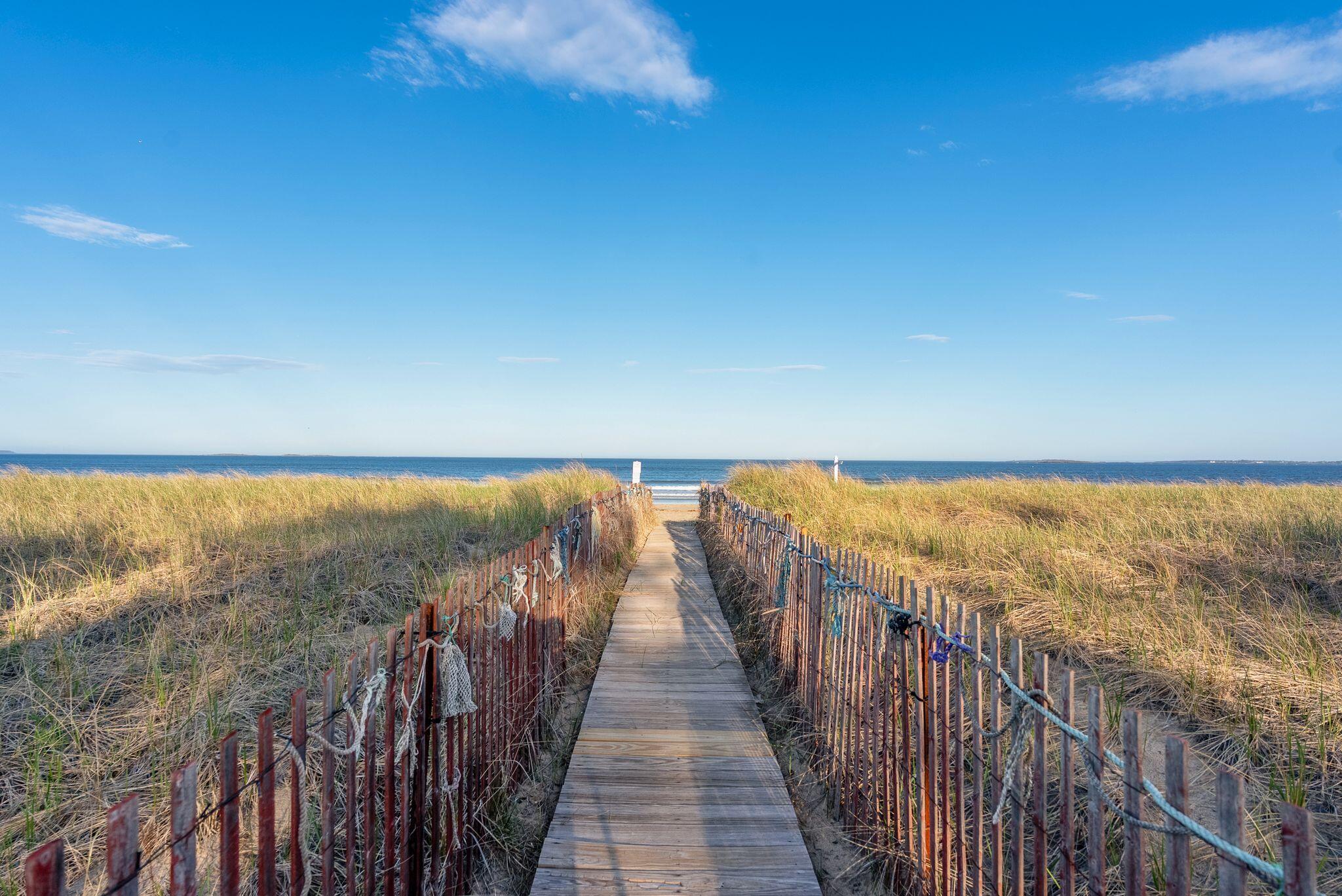 170 W Grand Avenue