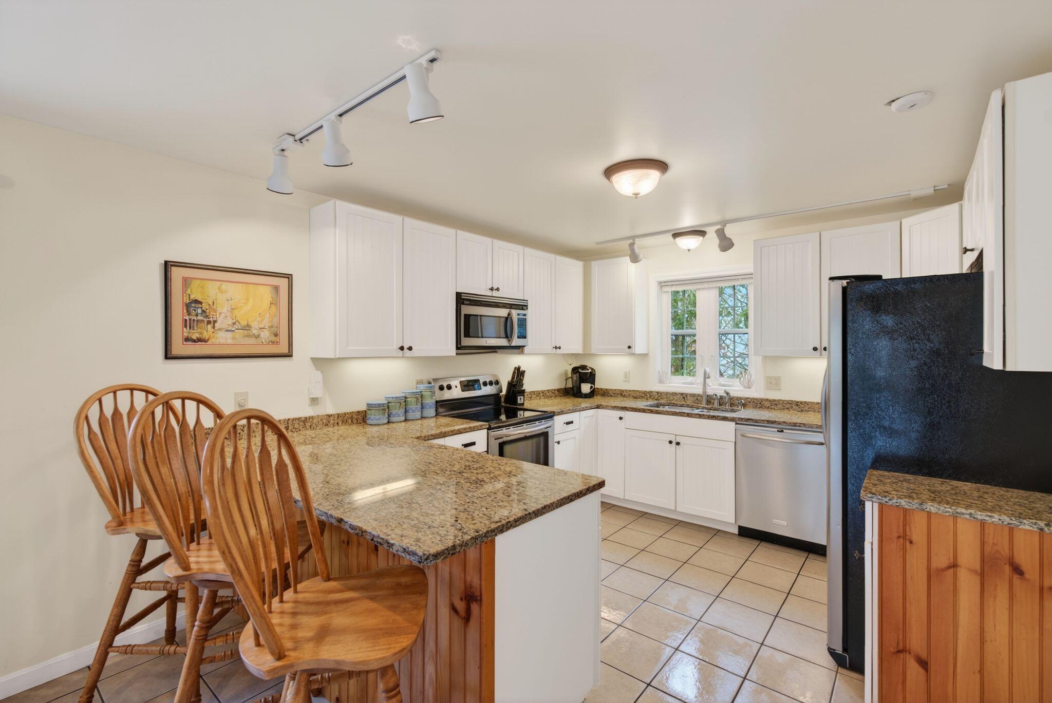 170 W Grand Avenue