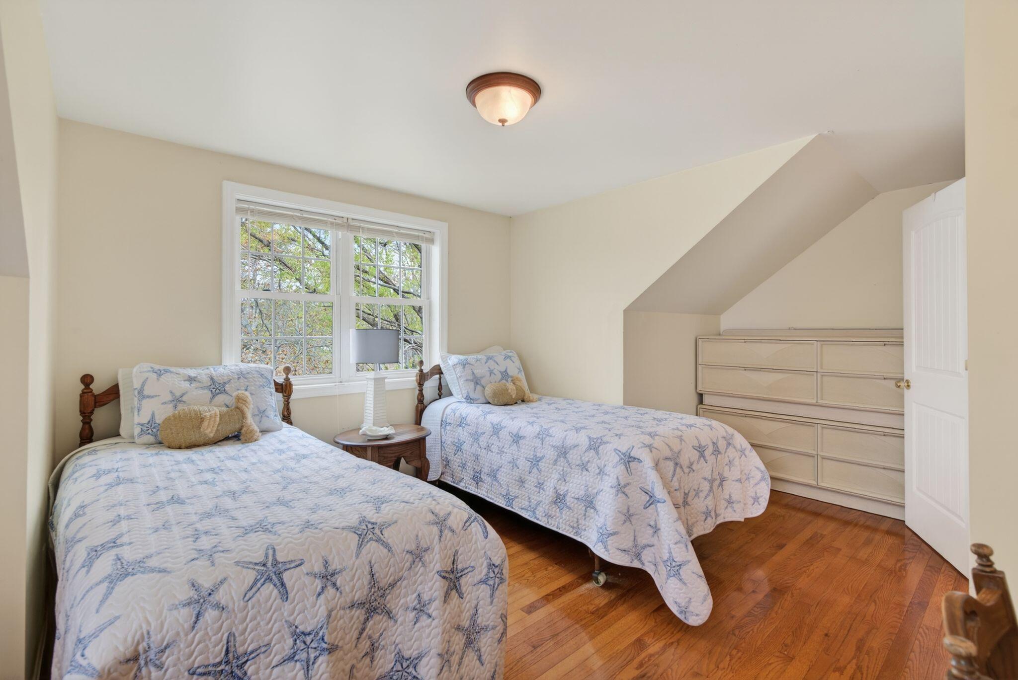 170 W Grand Avenue