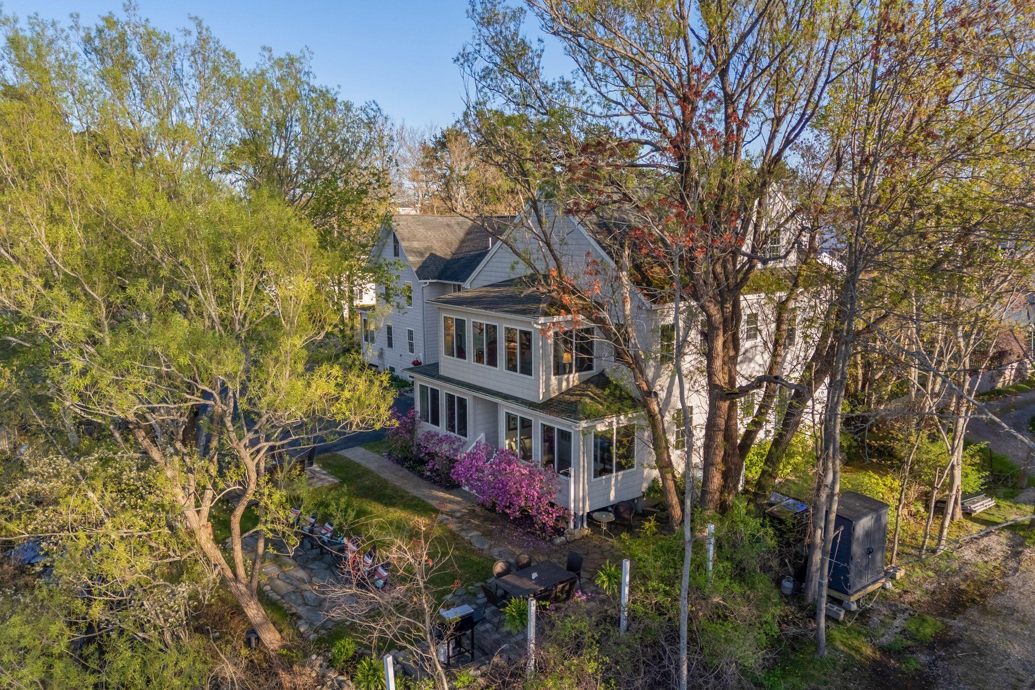 170 W Grand Avenue