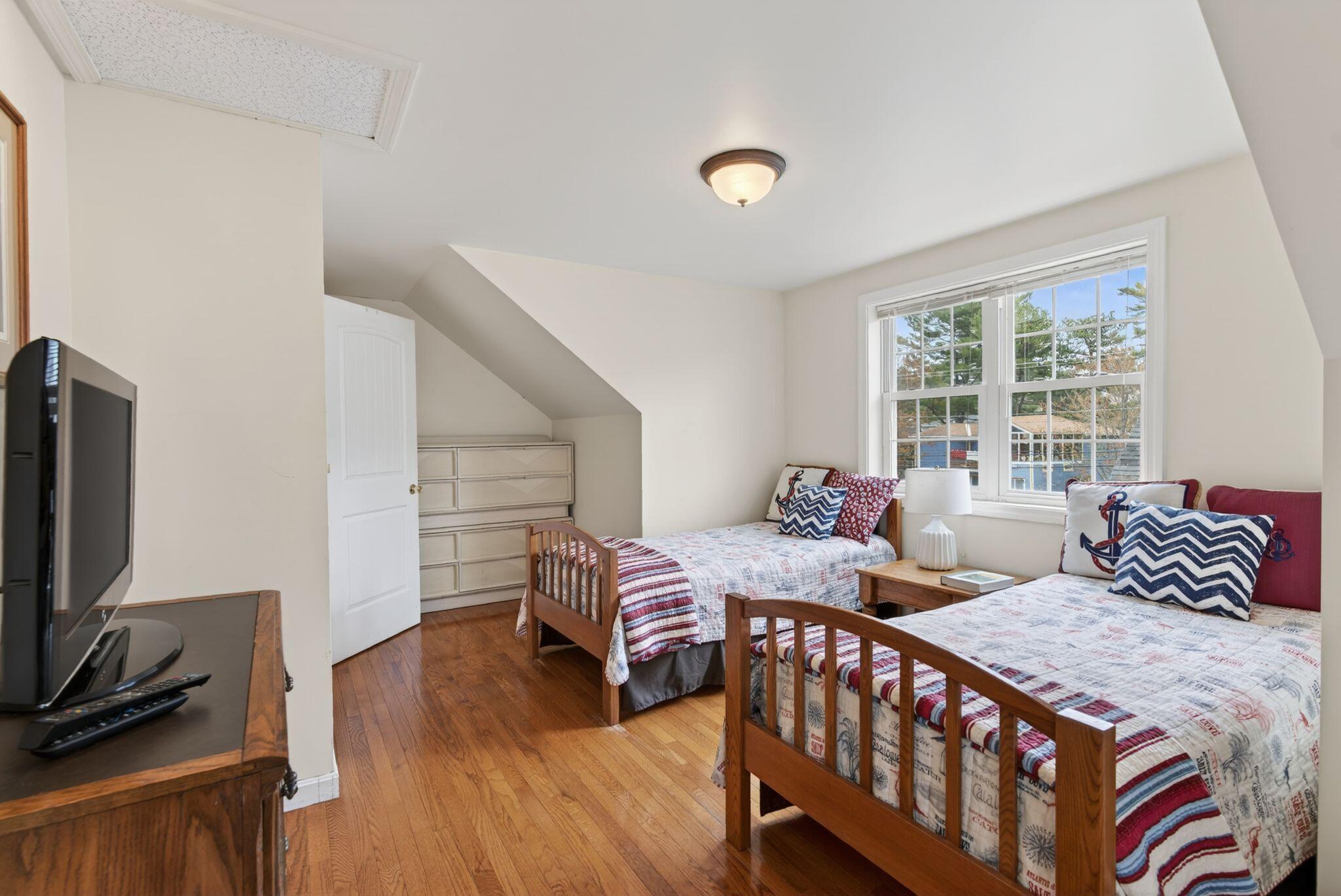 170 W Grand Avenue
