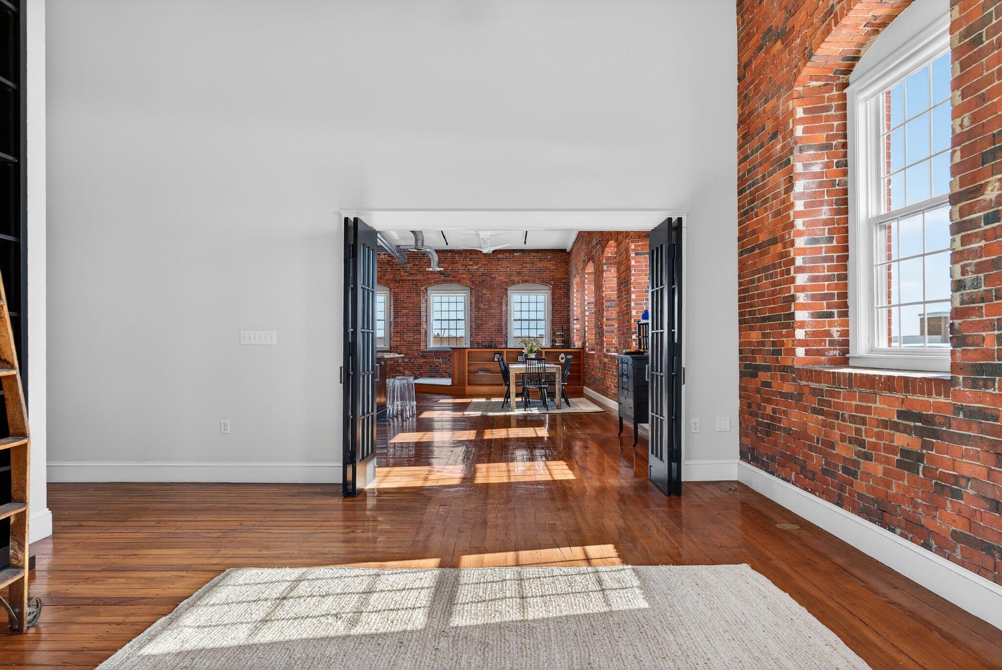 2 Main Street 18-501