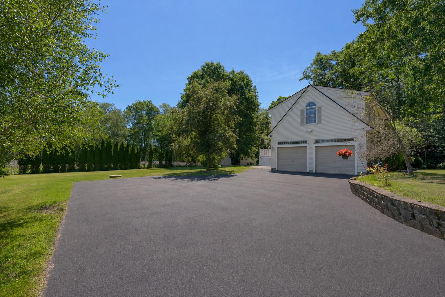836 Old Post Road