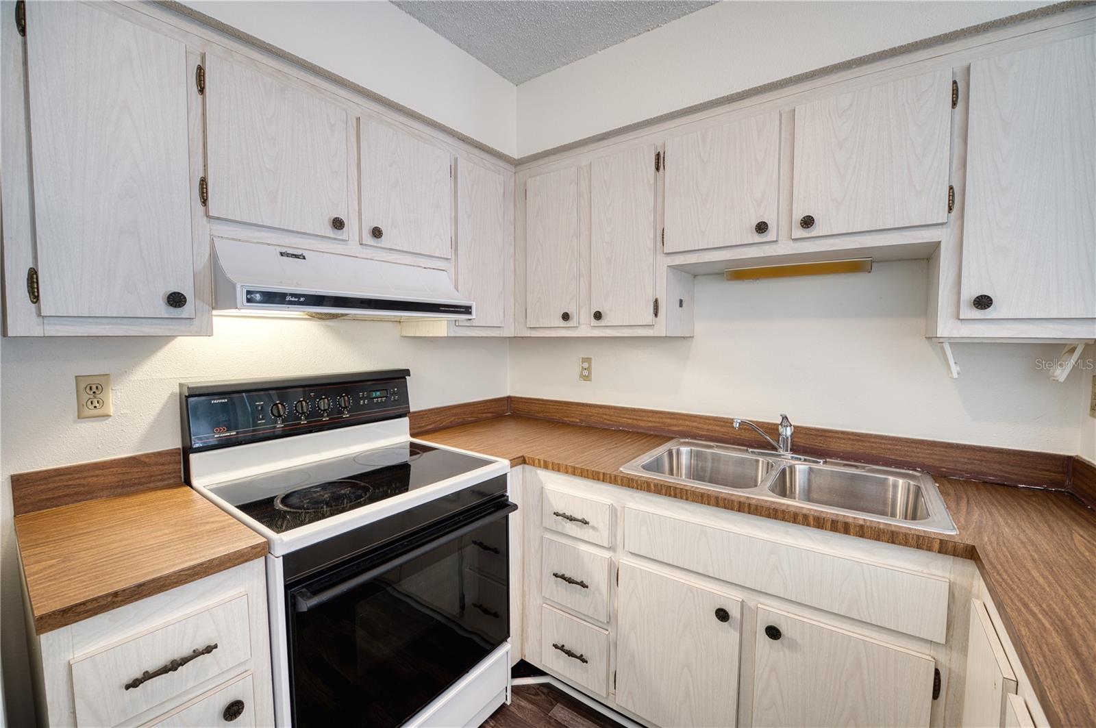 21150 GERTRUDE AVE #C4