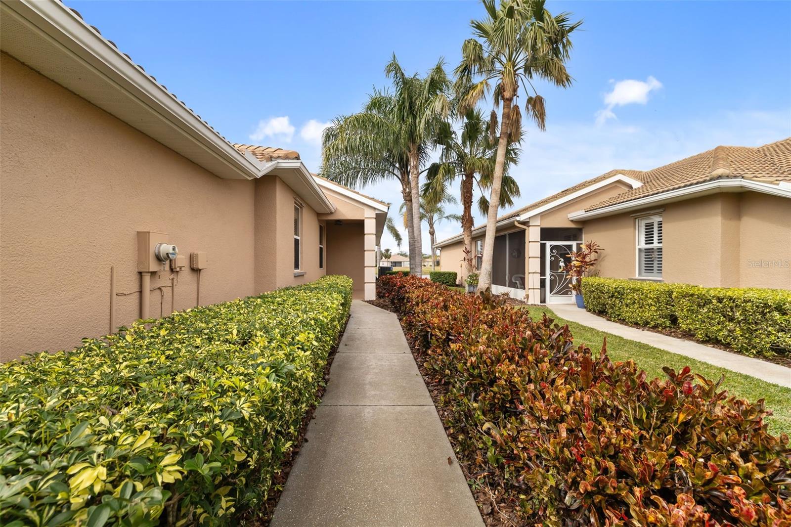 288 FAIRWAY ISLES LN