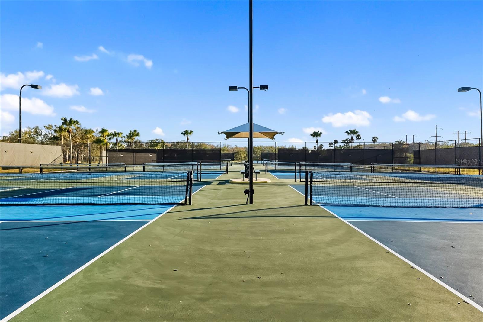 288 FAIRWAY ISLES LN