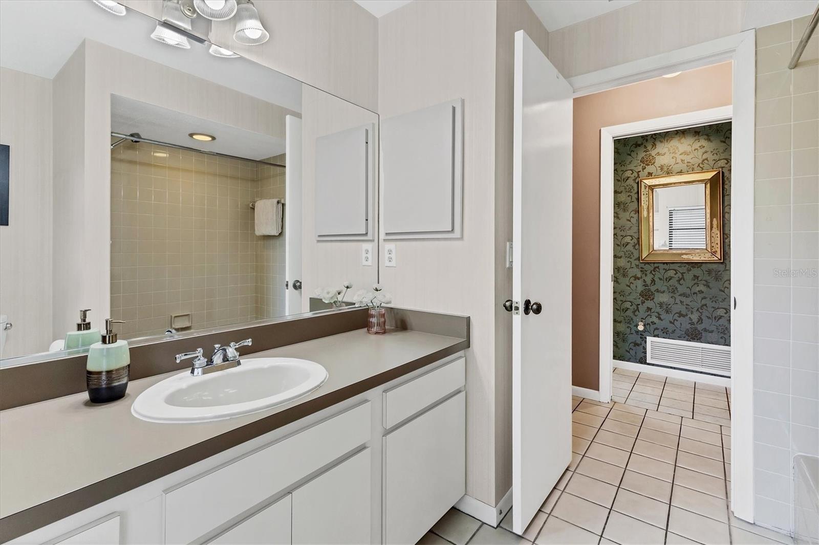 5037 WILLOW LEAF WAY