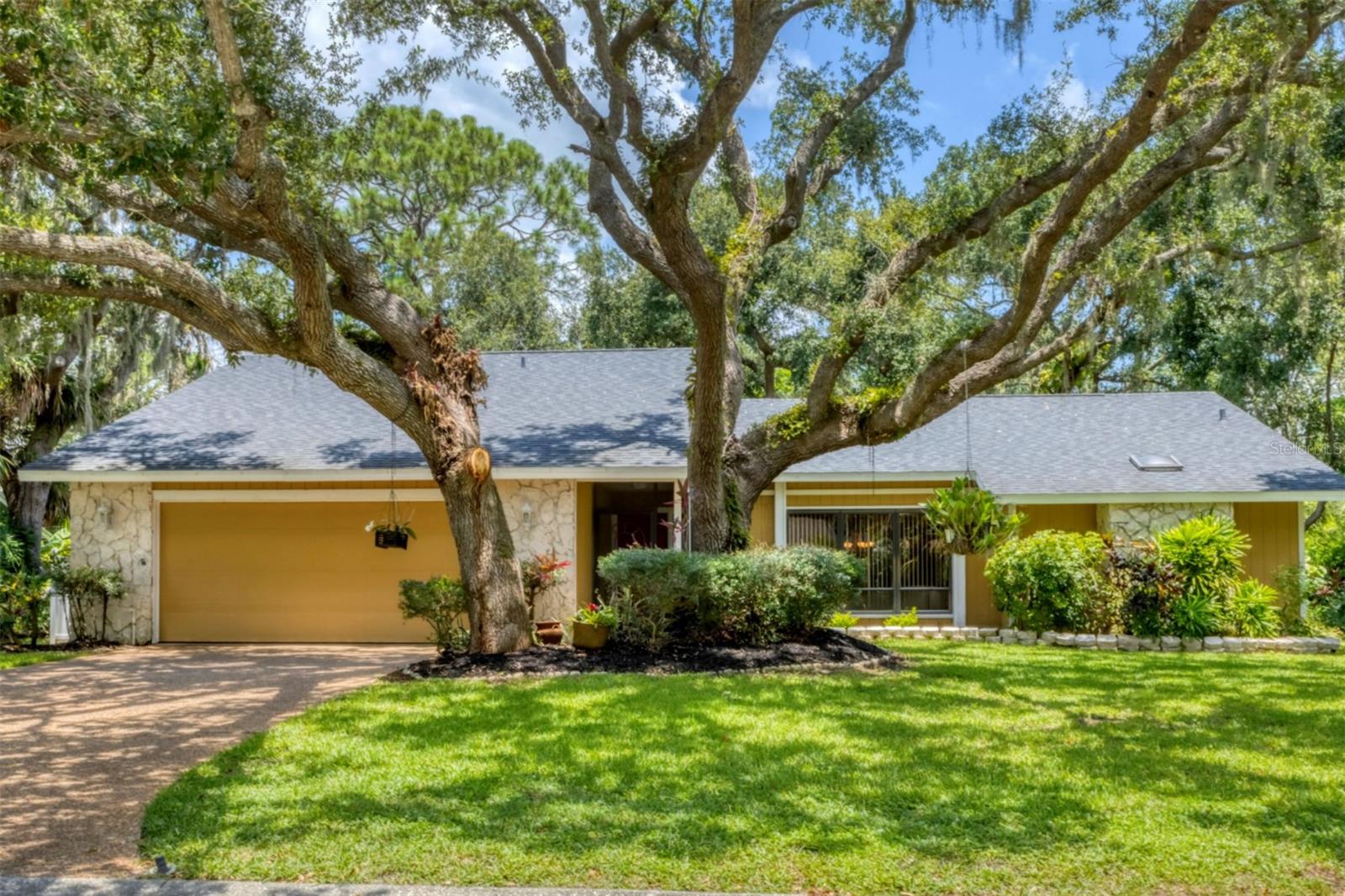 5037 WILLOW LEAF WAY