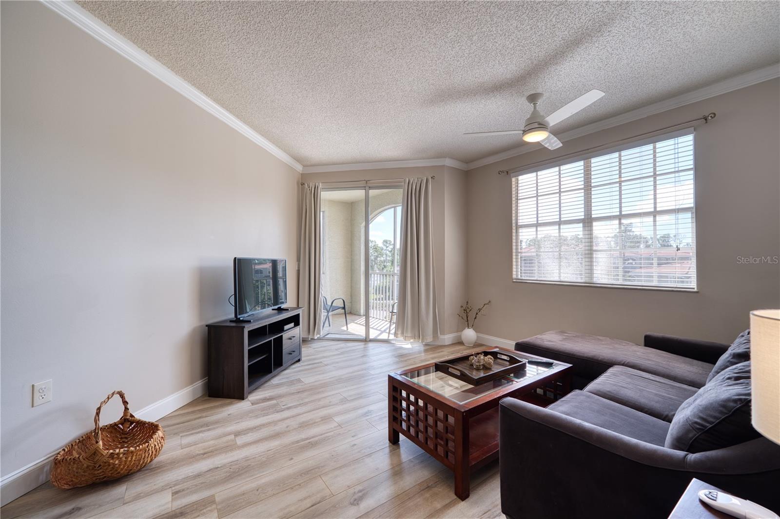 5551 BENTGRASS DR #11-303