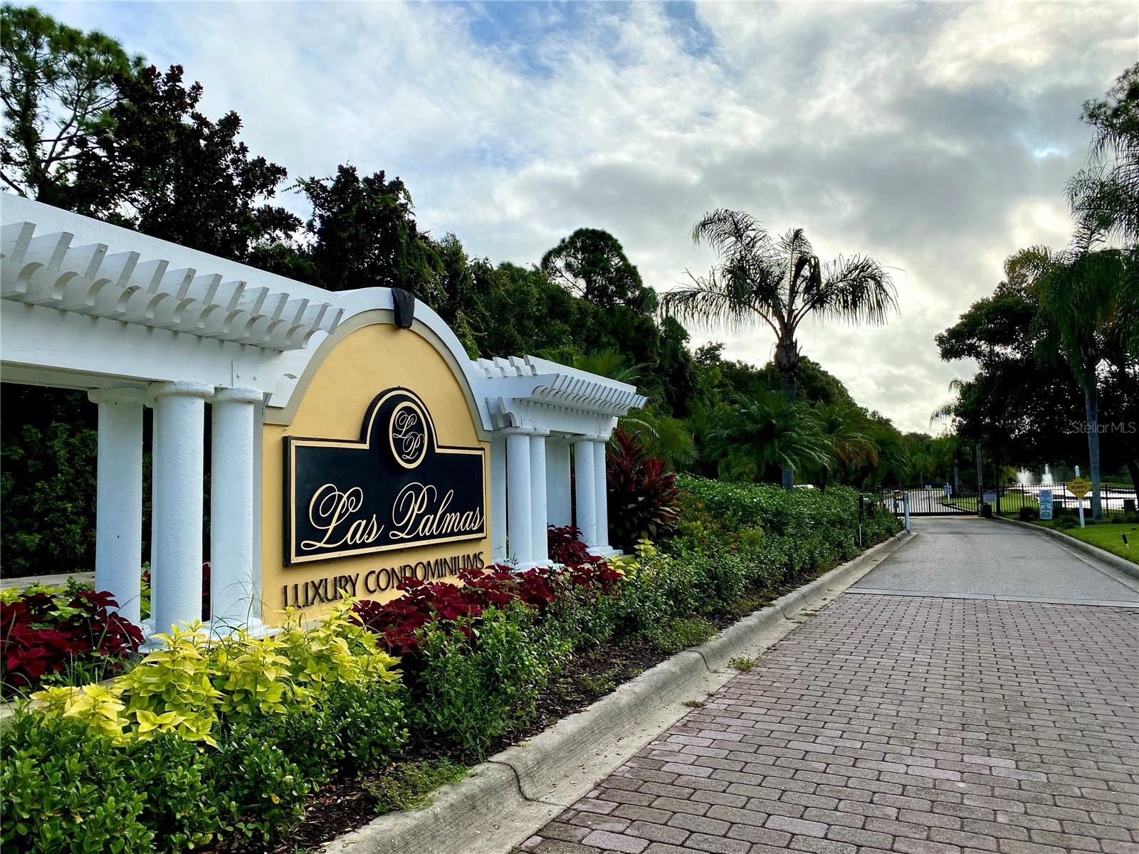 5551 BENTGRASS DR #11-303