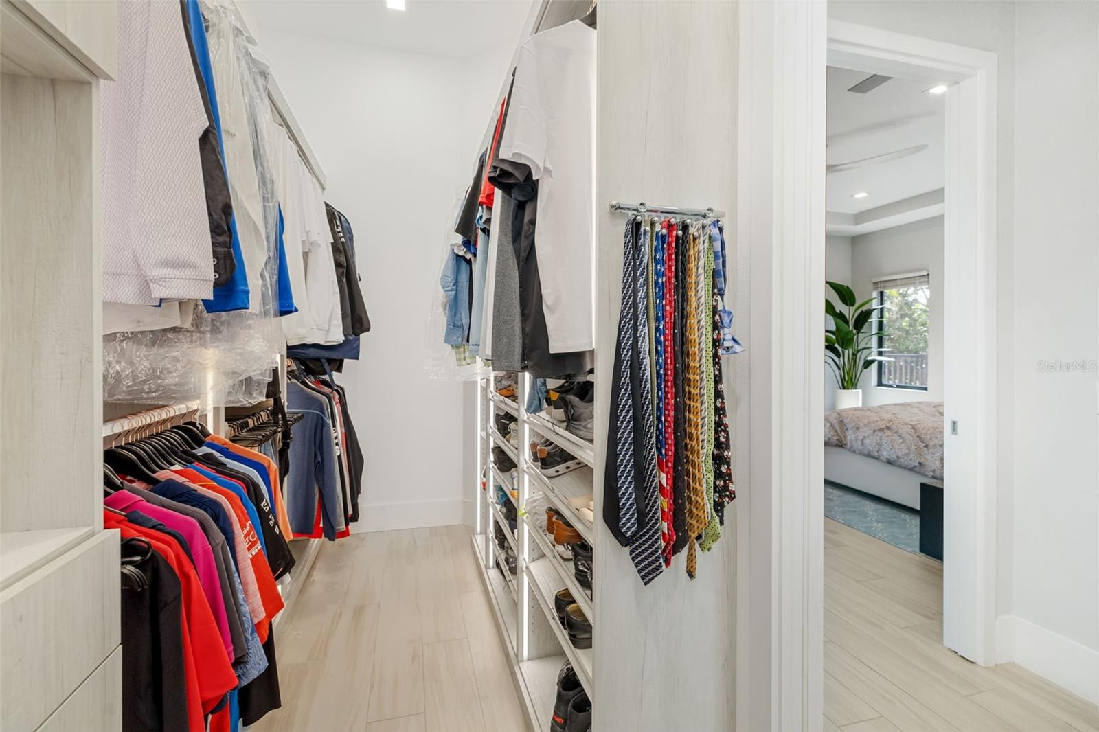 3236 FOUNDERS CLUB DR