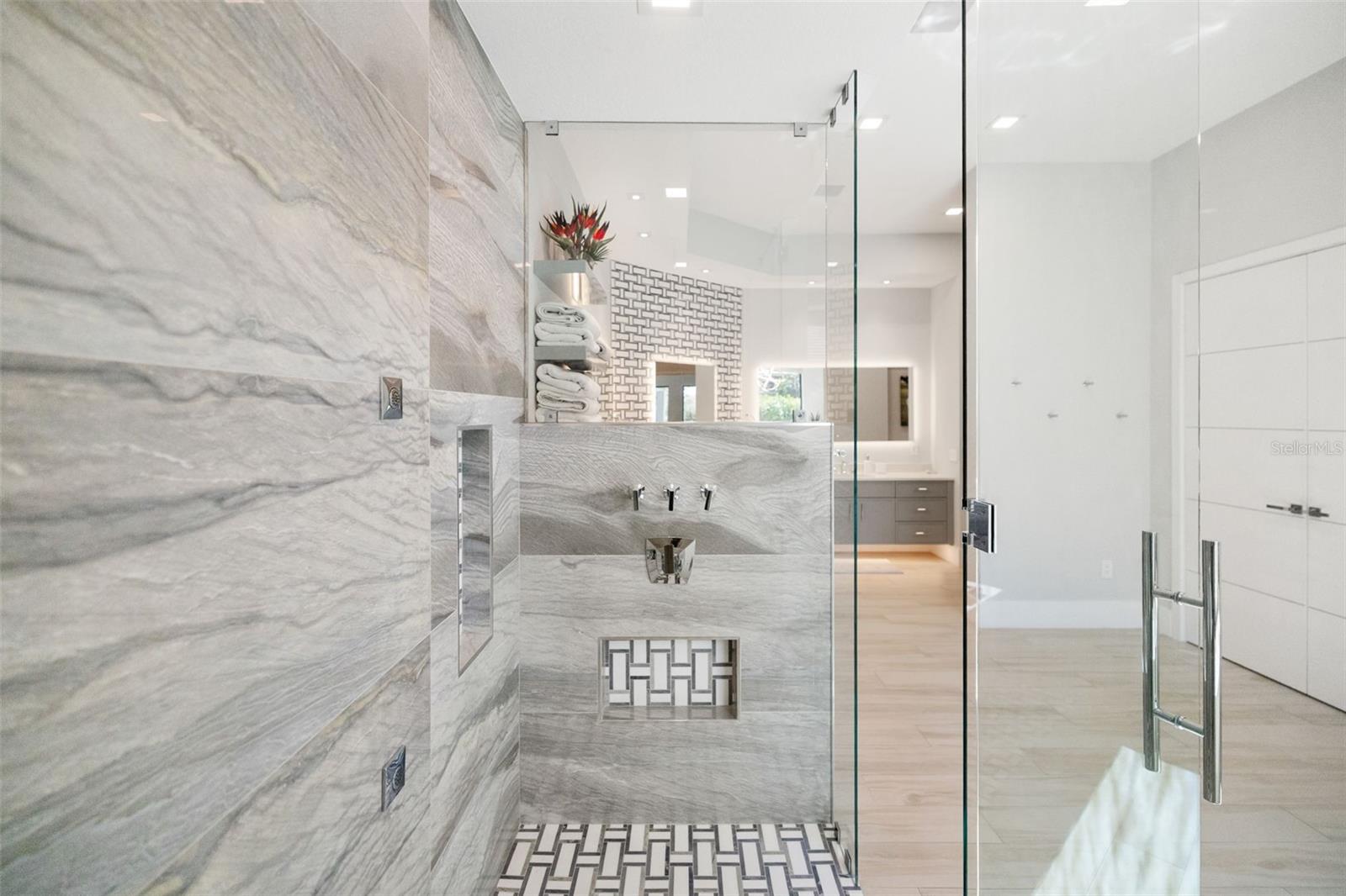 3236 FOUNDERS CLUB DR