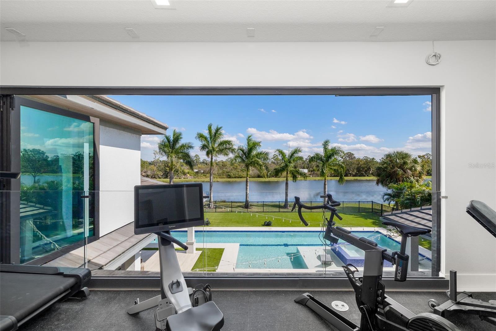 3236 FOUNDERS CLUB DR