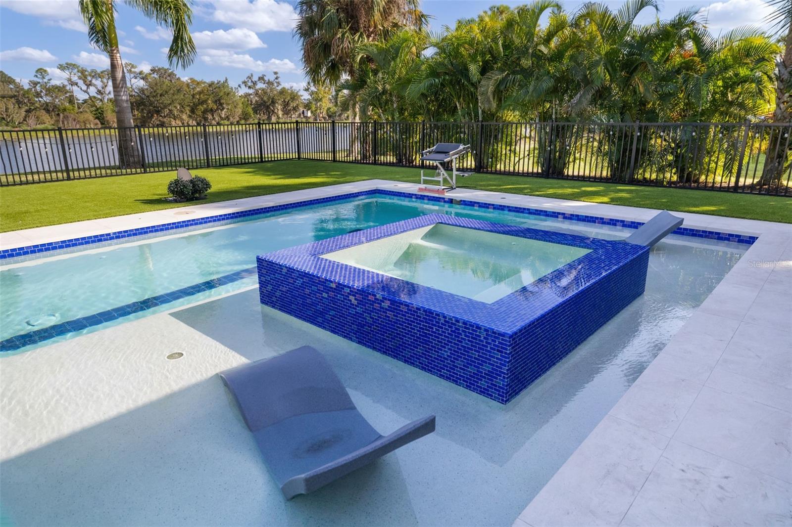 3236 FOUNDERS CLUB DR