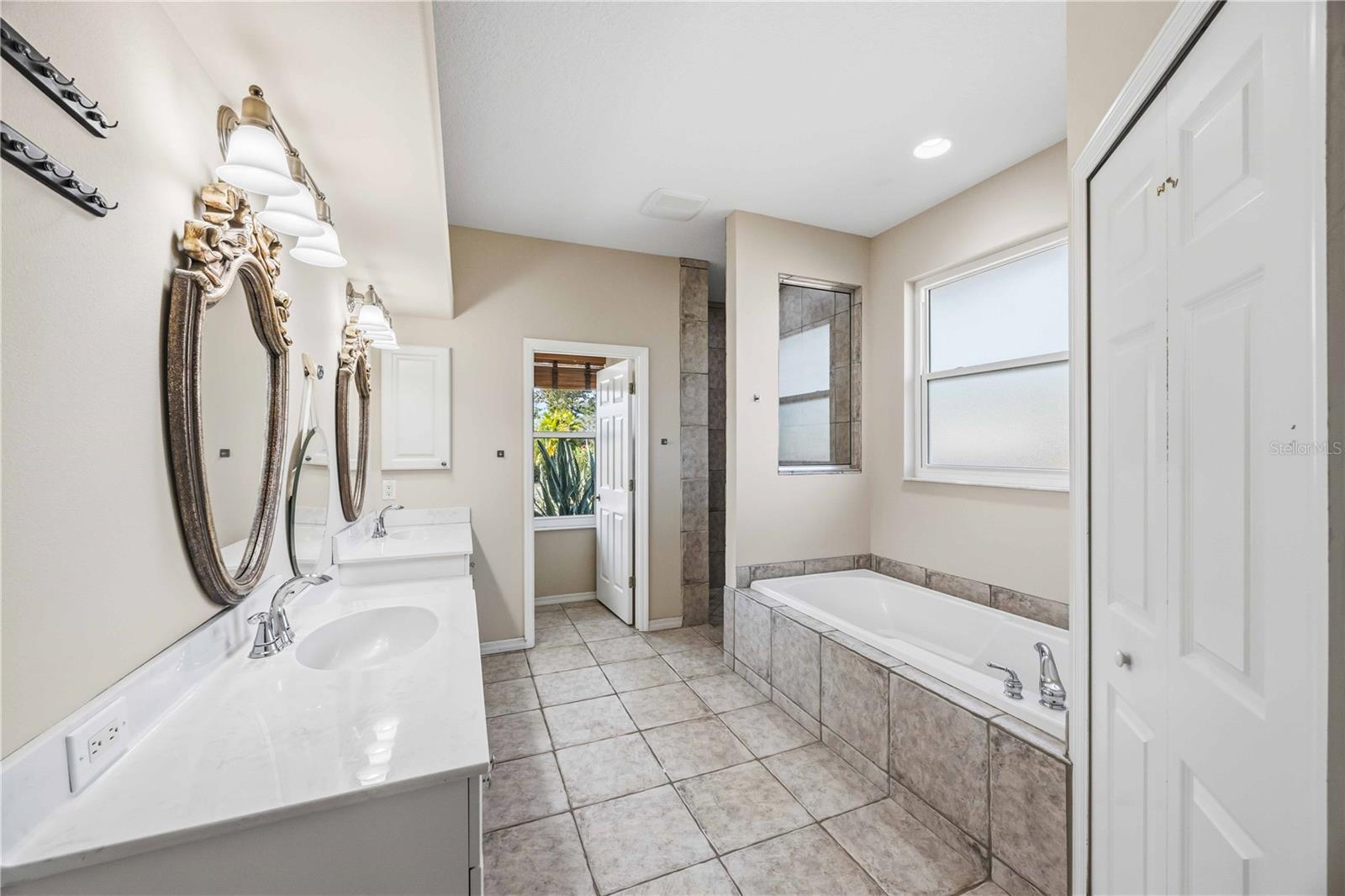 5105 MAGNOLIA POND DR